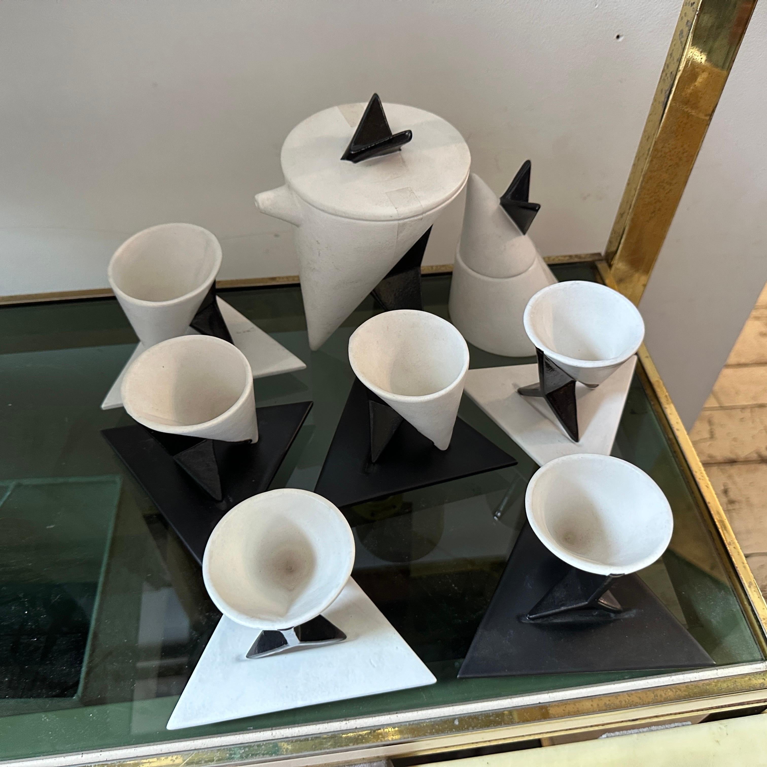 Set da caffè in bianco e nero Memphis Milano degli anni '90 di Taruschio in vendita 7