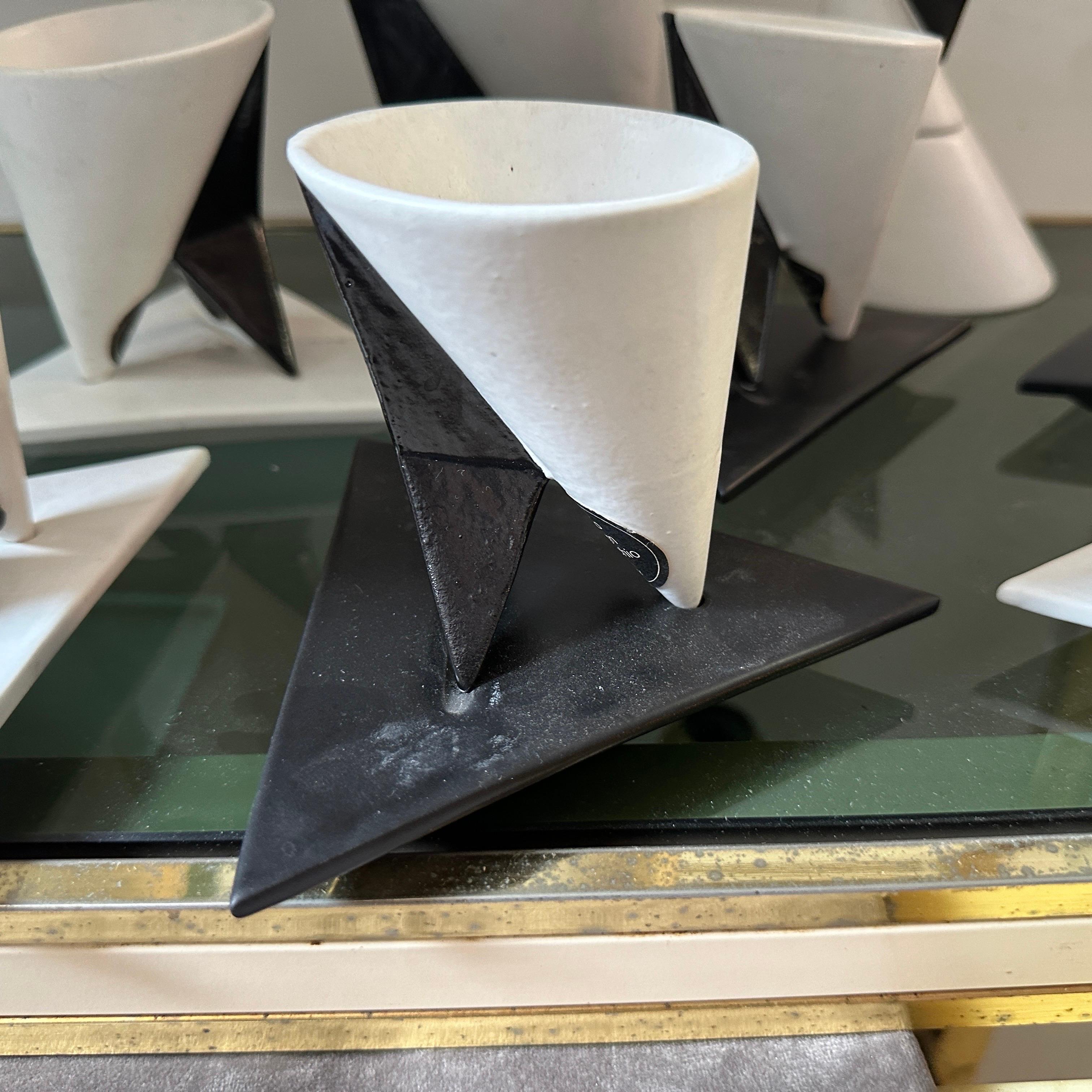 Postmoderno Set da caffè in bianco e nero Memphis Milano degli anni '90 di Taruschio in vendita