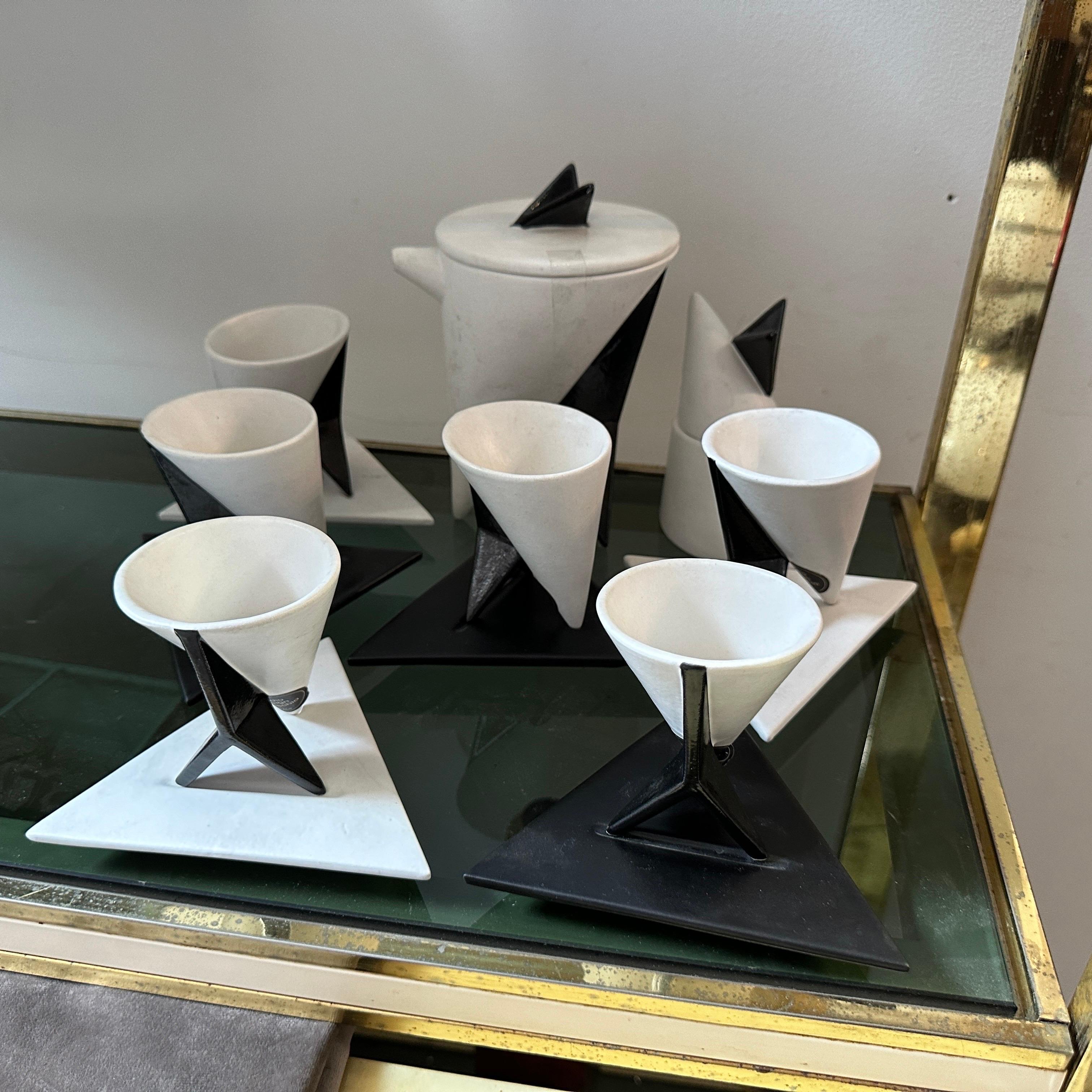 Set da caffè in bianco e nero Memphis Milano degli anni '90 di Taruschio In condizioni buone in vendita a Aci Castello, IT