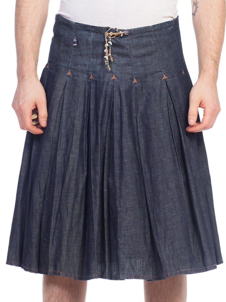 1990S JEAN PAUL GAULTIER Cotton Denim Men's JPG Kilt Skirt In Excellent Condition For Sale In New York, NY