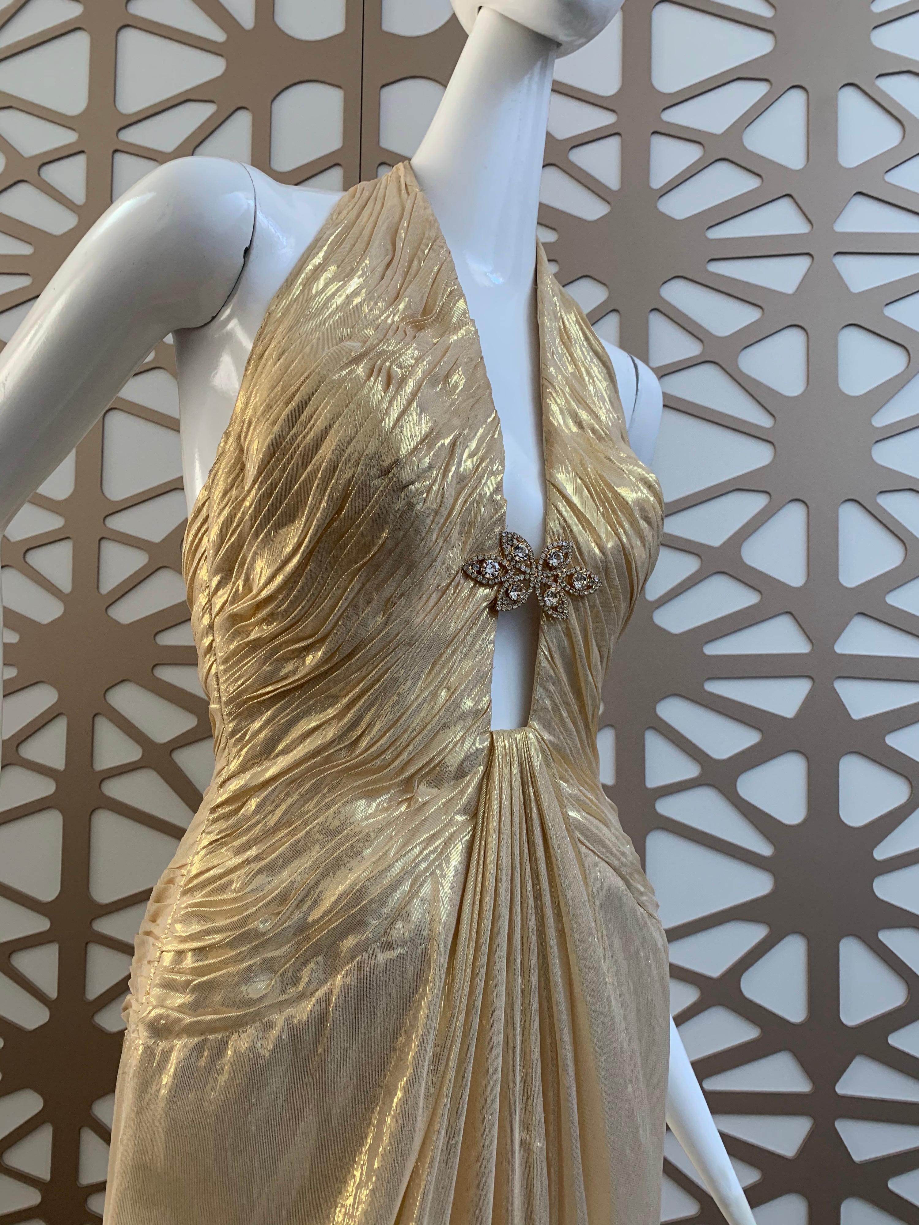 1990 Michael Casey Couture Gold Lame Goddess Gown W/ Halter Neck & Deep V   en vente 5