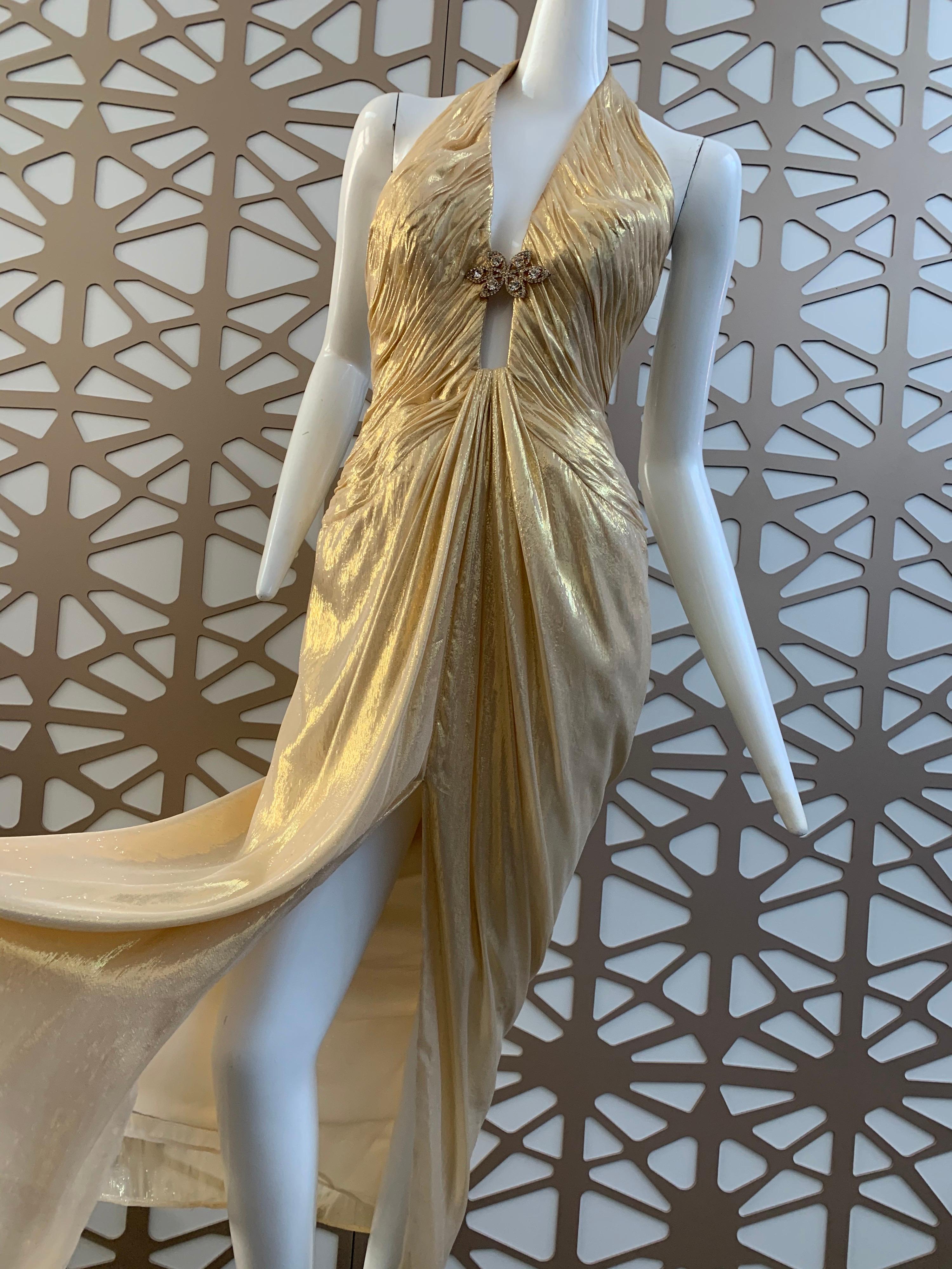De las mujeres 1990s Michael Casey Couture Vestido de diosa coja dorado con cuello halter y V profunda en venta