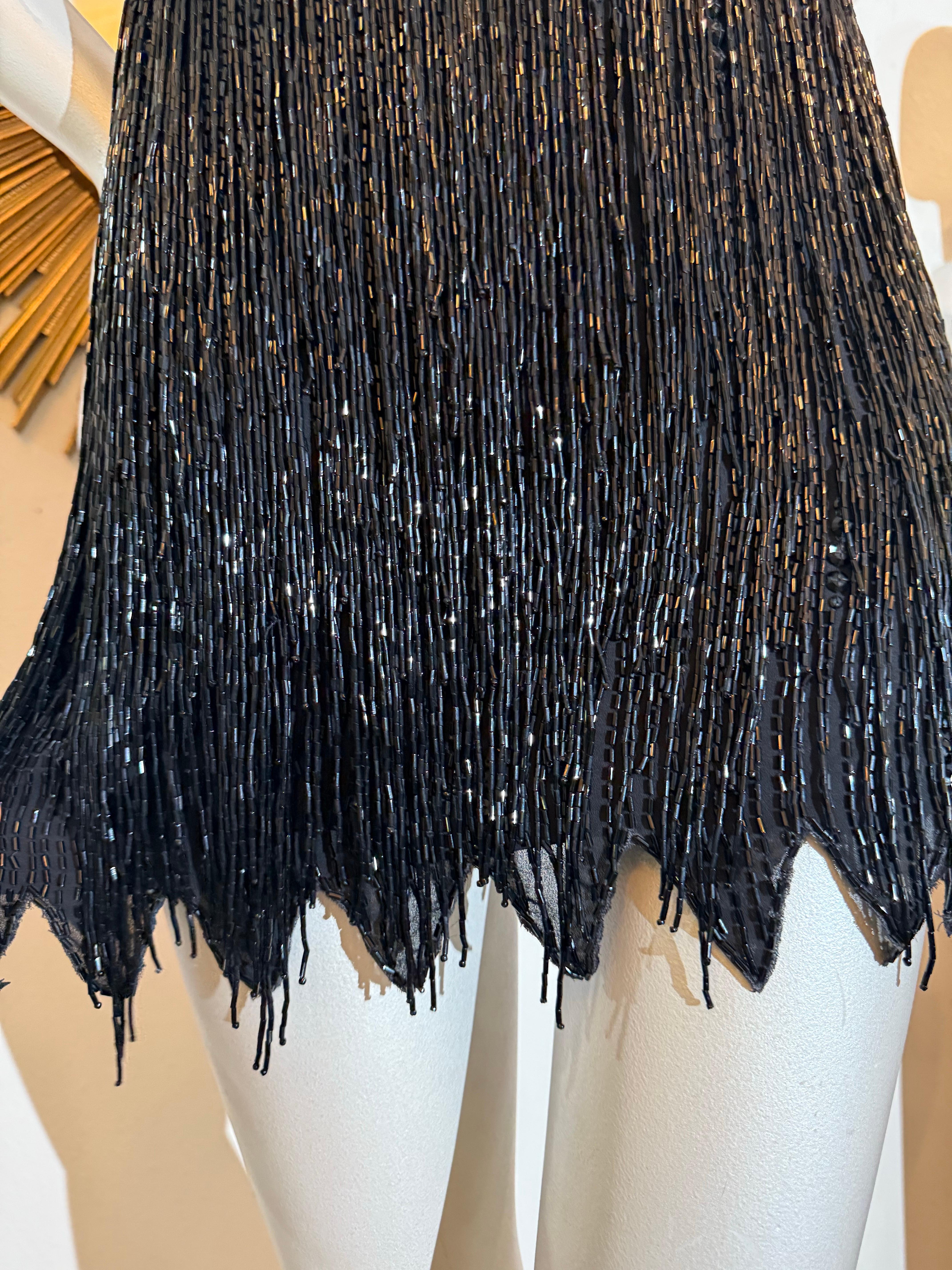 De las mujeres Michael Casey de los años 90 Mini vestido halter negro con abalorios y cristales y flecos en venta