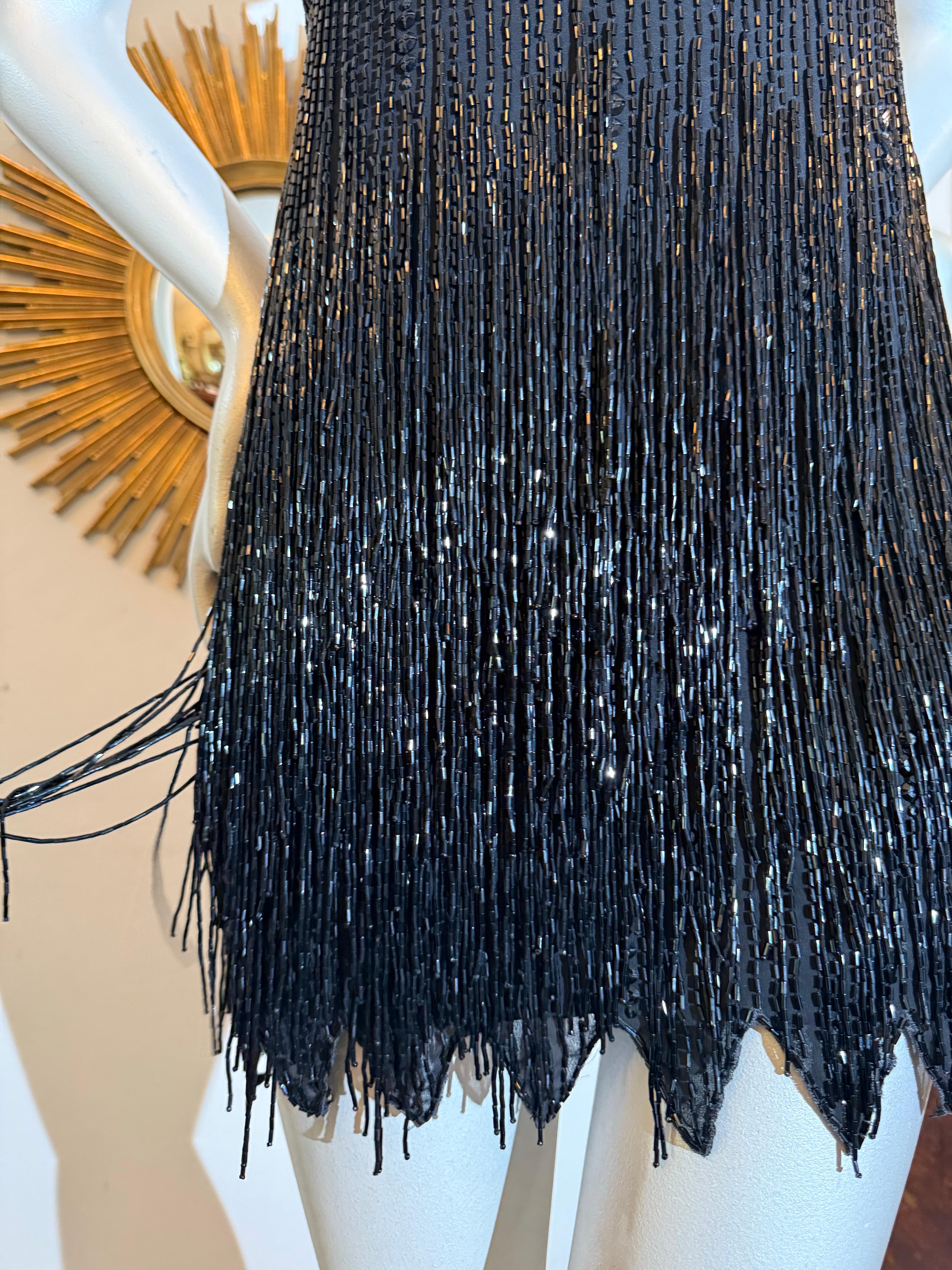 Michael Casey de los años 90 Mini vestido halter negro con abalorios y cristales y flecos en venta 1