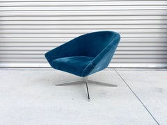1990s Mid Century Chrome Swivel Chair by Bernhardt