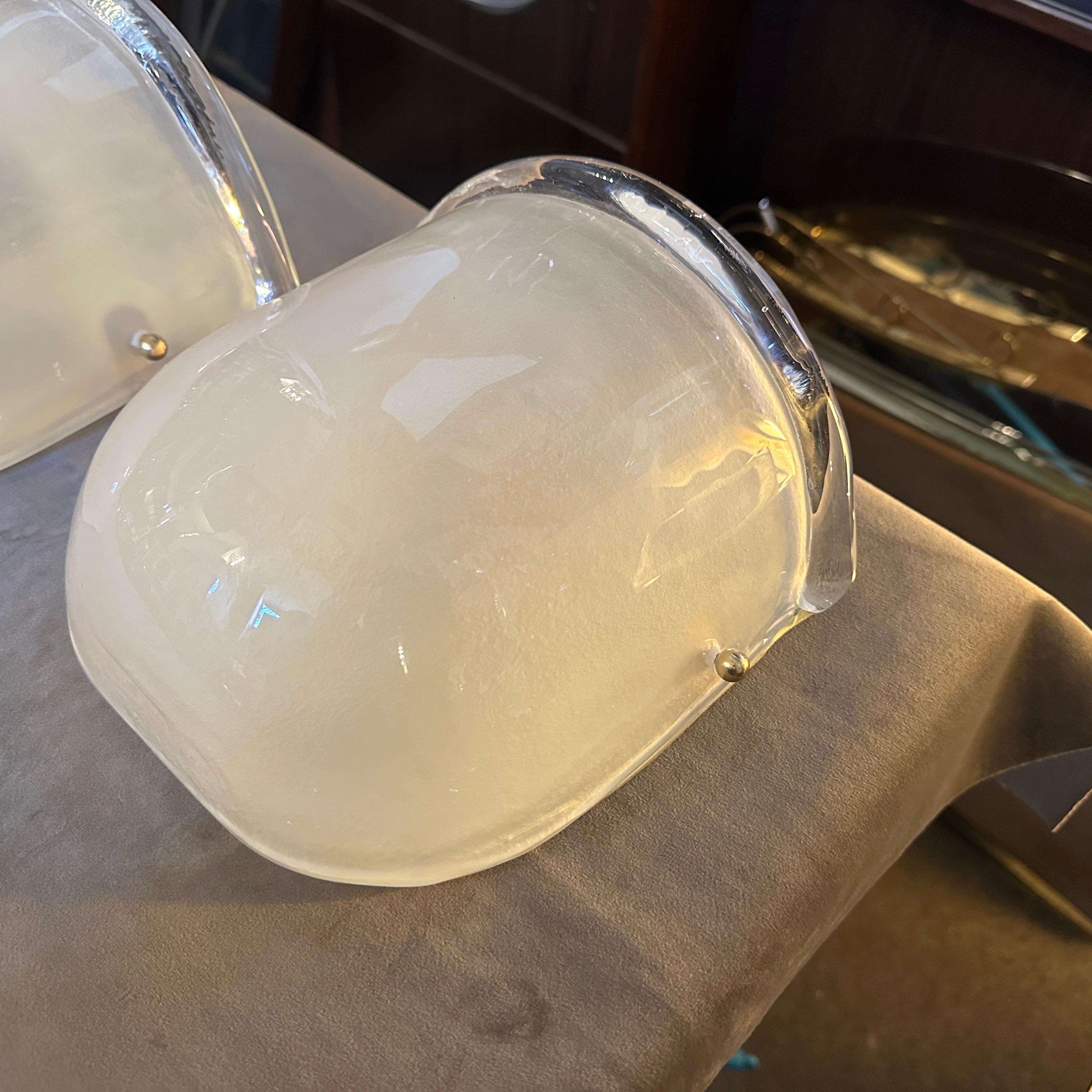 1990er Jahre Mid-Century Modern Barovier Stil Murano Glas und Messing Wandleuchter (Moderne der Mitte des Jahrhunderts) im Angebot