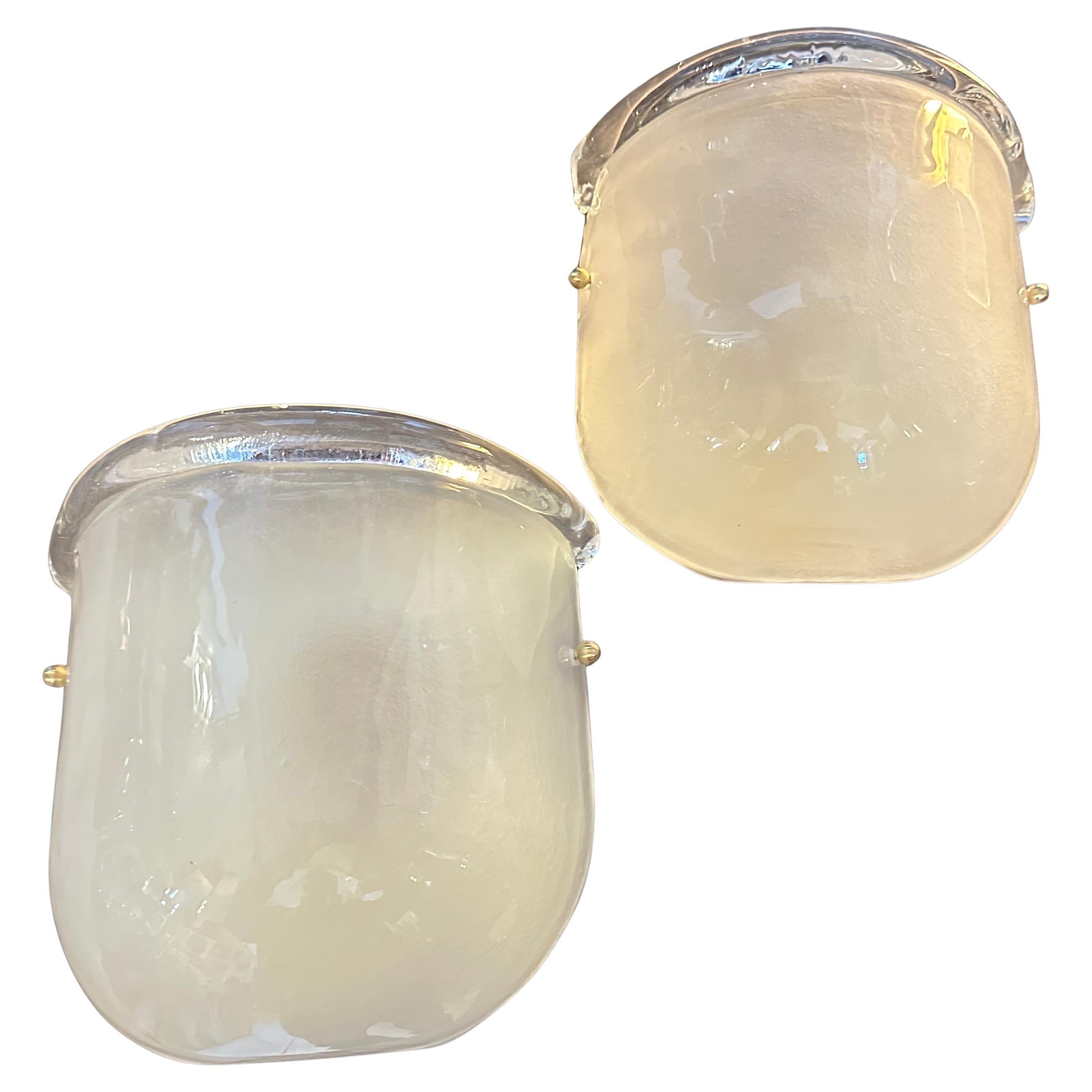 1990er Jahre Mid-Century Modern Barovier Stil Murano Glas und Messing Wandleuchter im Angebot