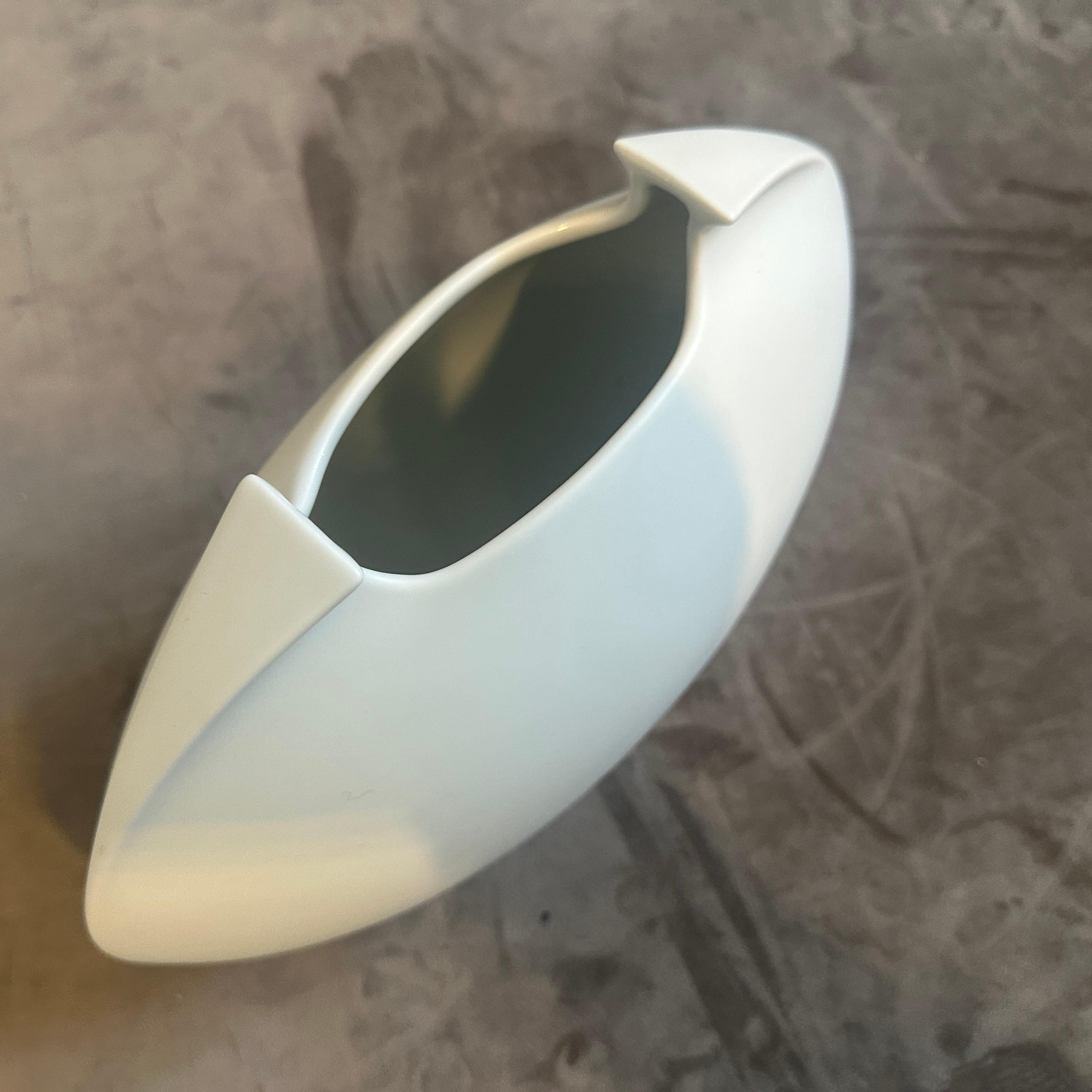 1990s Minimalist White Porcelain Tasca Vase by Lino Sabattini for Rosenthal For Sale 5