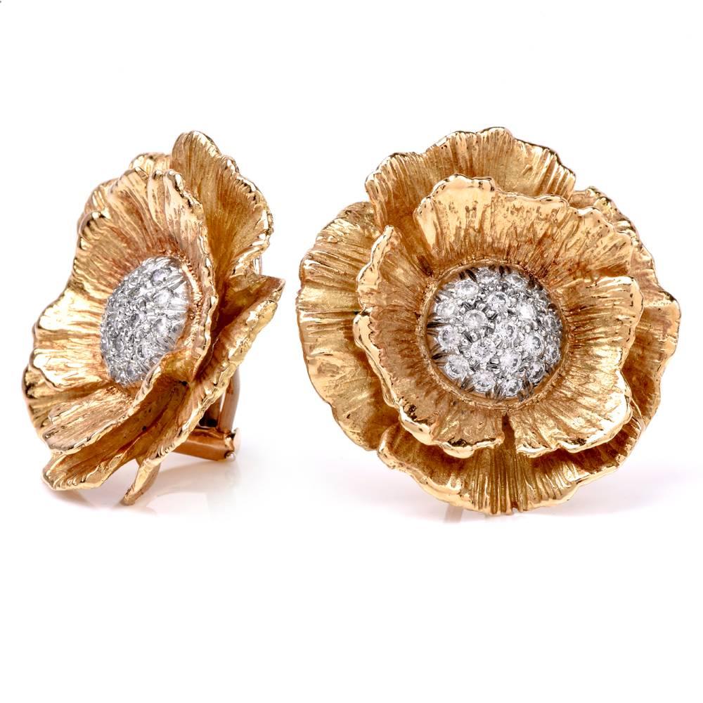 1990s Mish Hibiscus Flower Diamond Yellow Gold Clip-On Earrings In Excellent Condition In Miami, FL