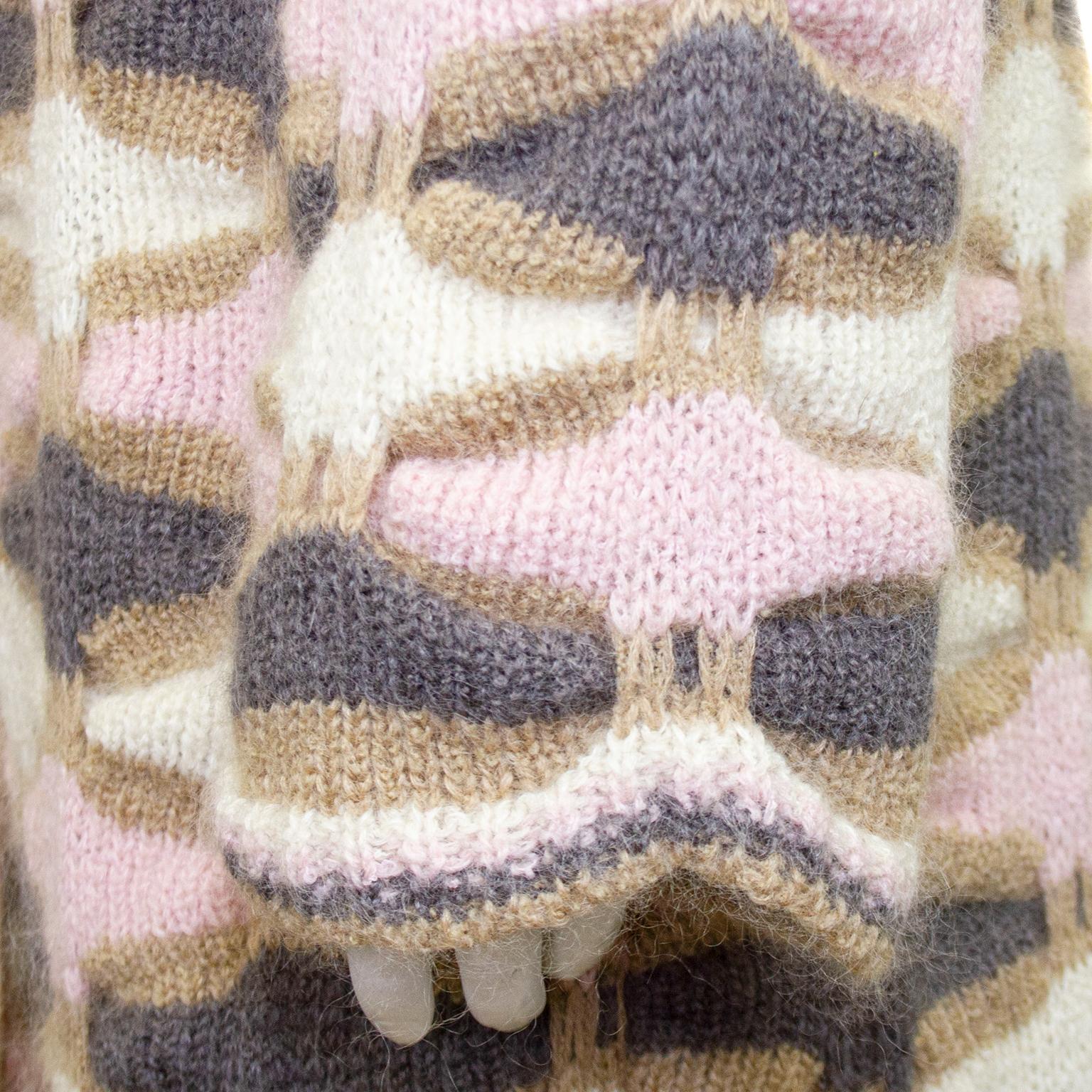 Manteau de voiture en laine rose, crème et gris Missoni des années 1990  en vente 1