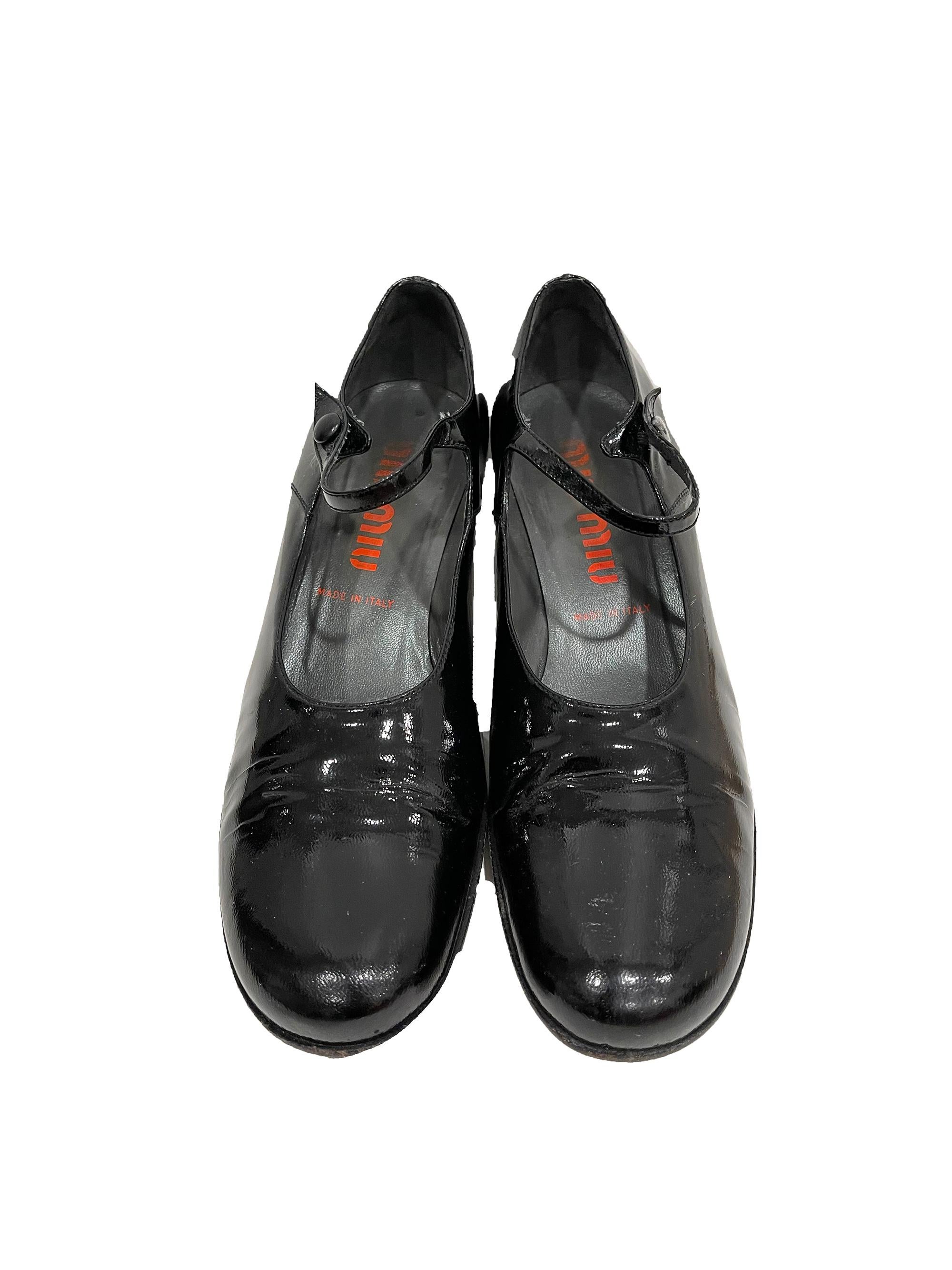 1990s Miu Miu patent leather kitten heels black
condition: Good, all over wear
sz 38 1/2