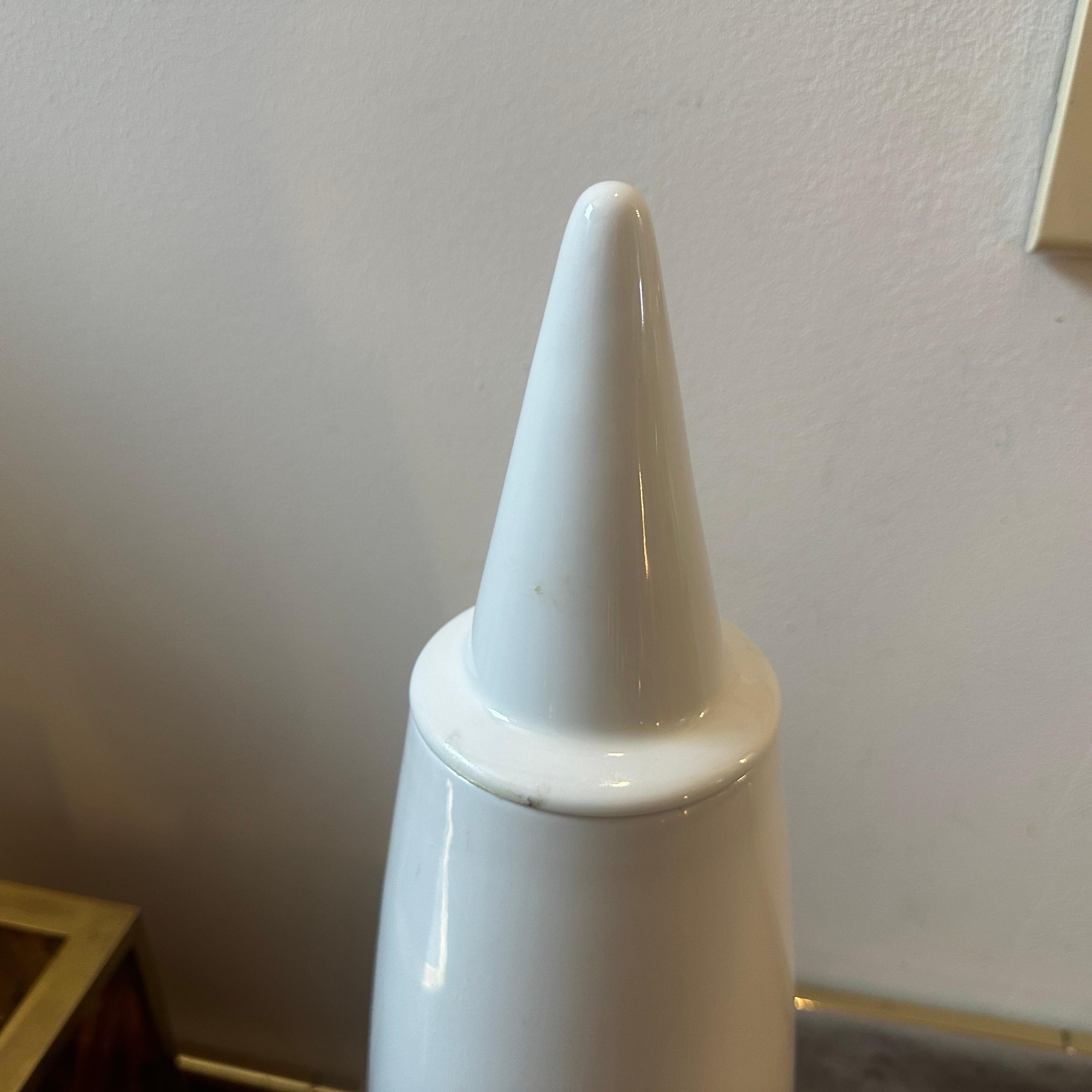 Vase moderne Alessi Tendentse en porcelaine blanche des années 1990 par Alessandro Mendini 3