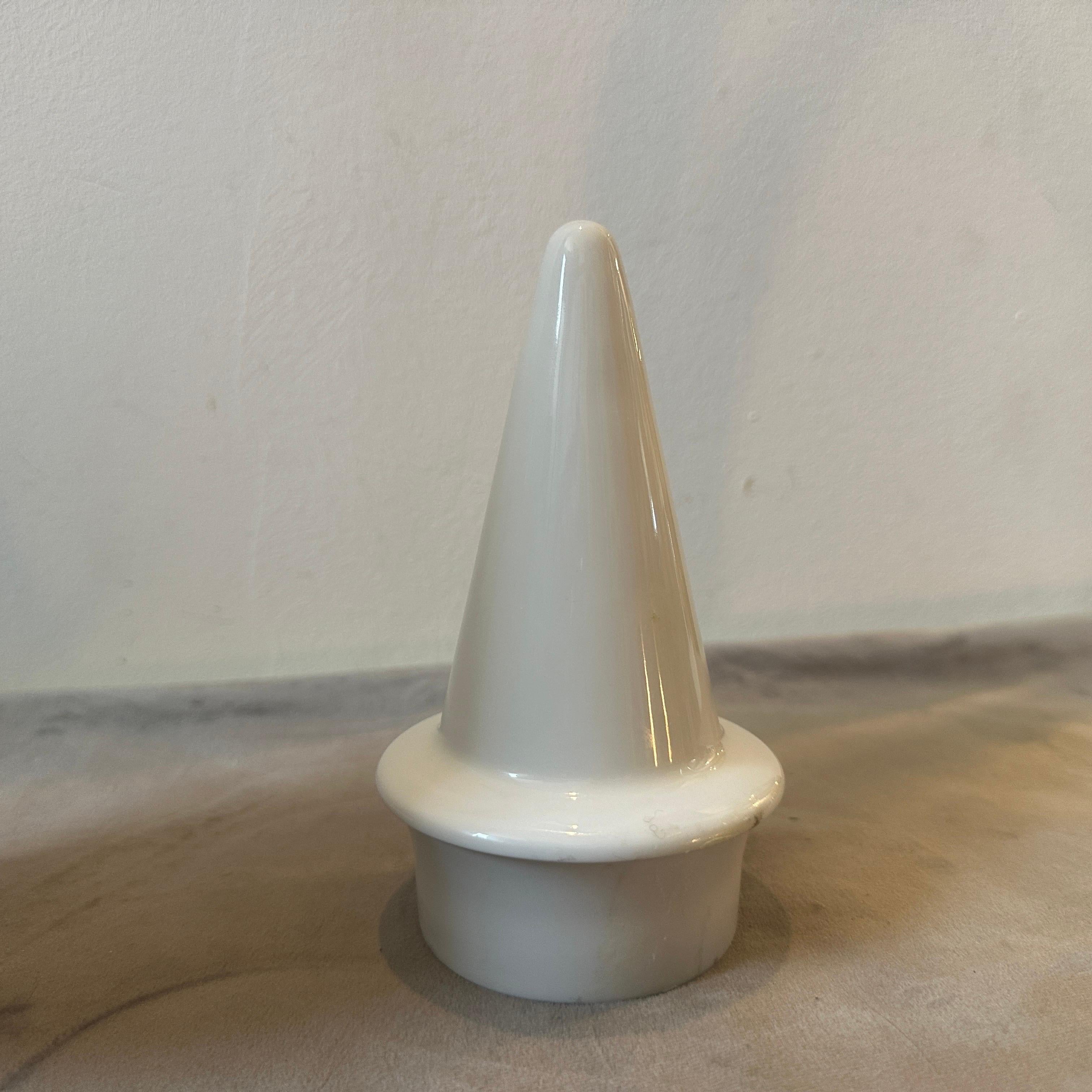 Porcelaine Vase moderne Alessi Tendentse en porcelaine blanche des années 1990 par Alessandro Mendini