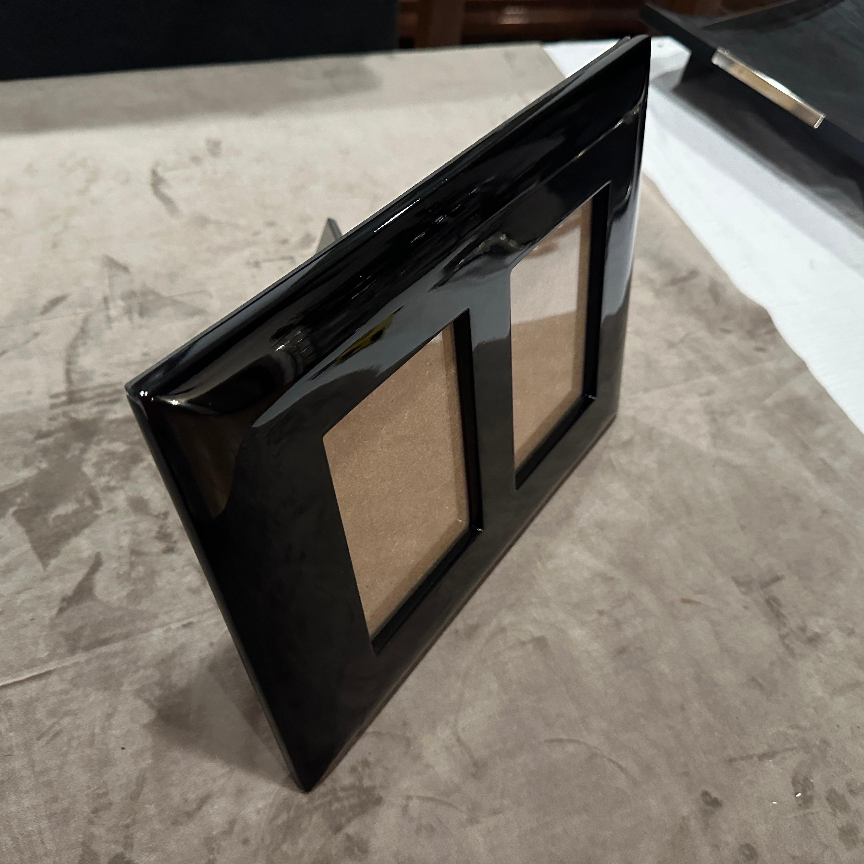 Marco doble italiano moderno de madera lacada en negro de los años 90, de Bussolari Italiano en venta