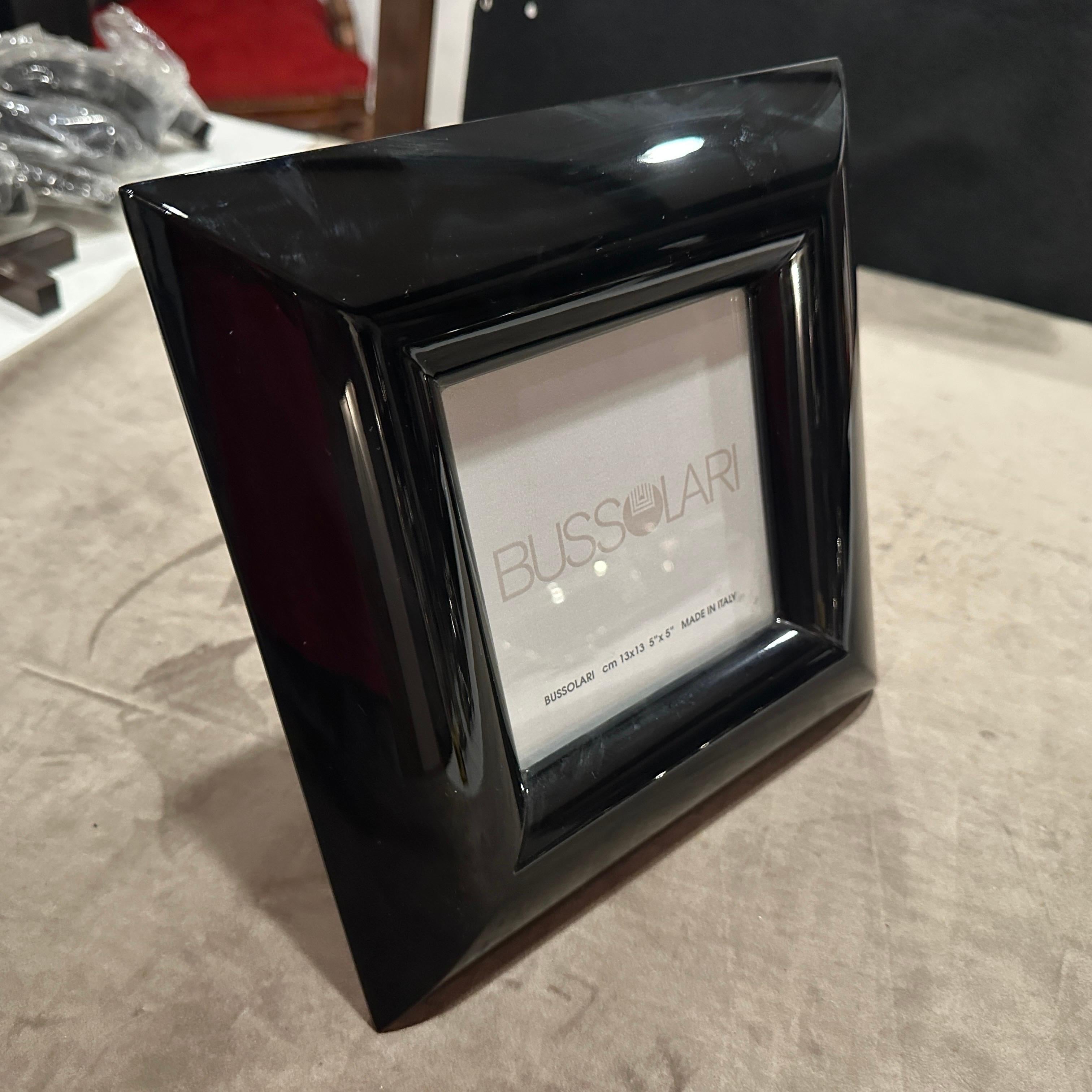 1990s Modern Black Lacquered Wood Italian Square Picture Frame by Bussolari In Excellent Condition For Sale In Aci Castello, IT
