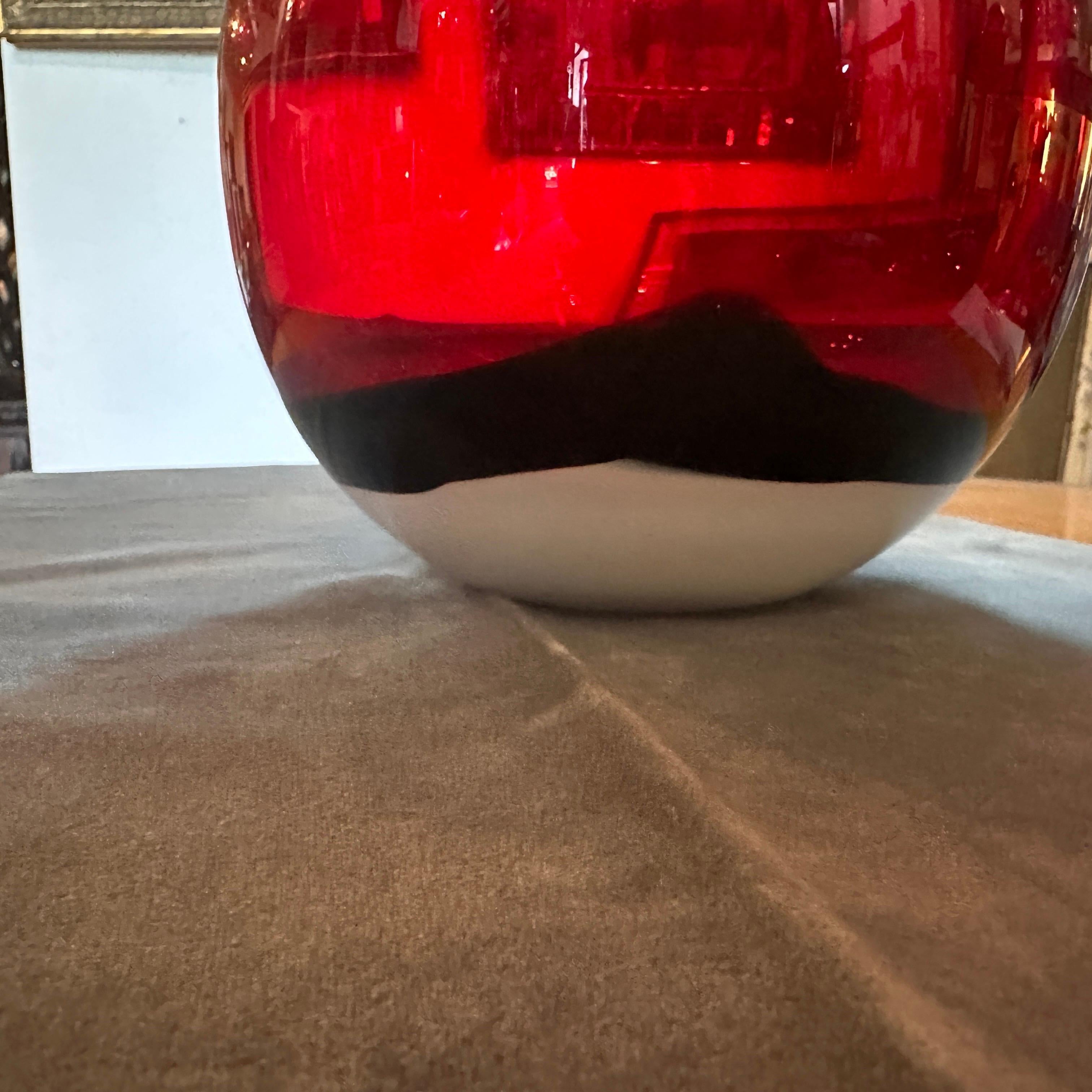 Italian 1990s Modern Carlo Moretti Style Red White and Black Murano Glass Spheric Vase For Sale