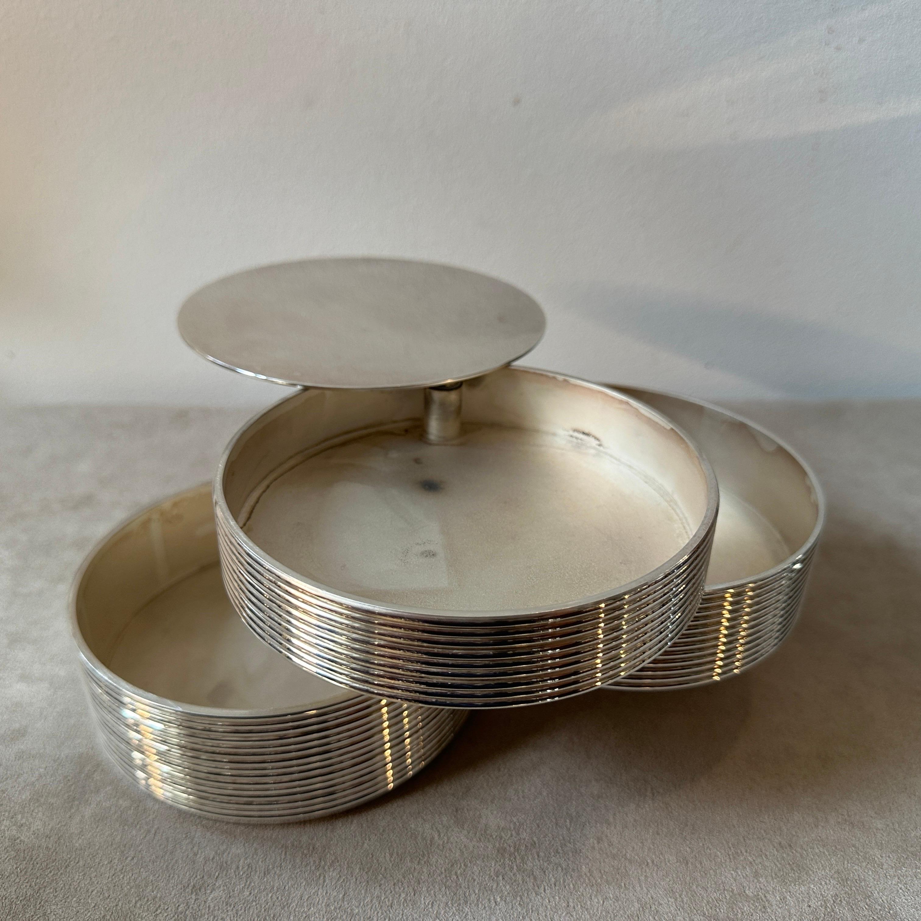 Français Boîte à bijoux française en métal argenté au design moderne des années 1990 par Christofle en vente