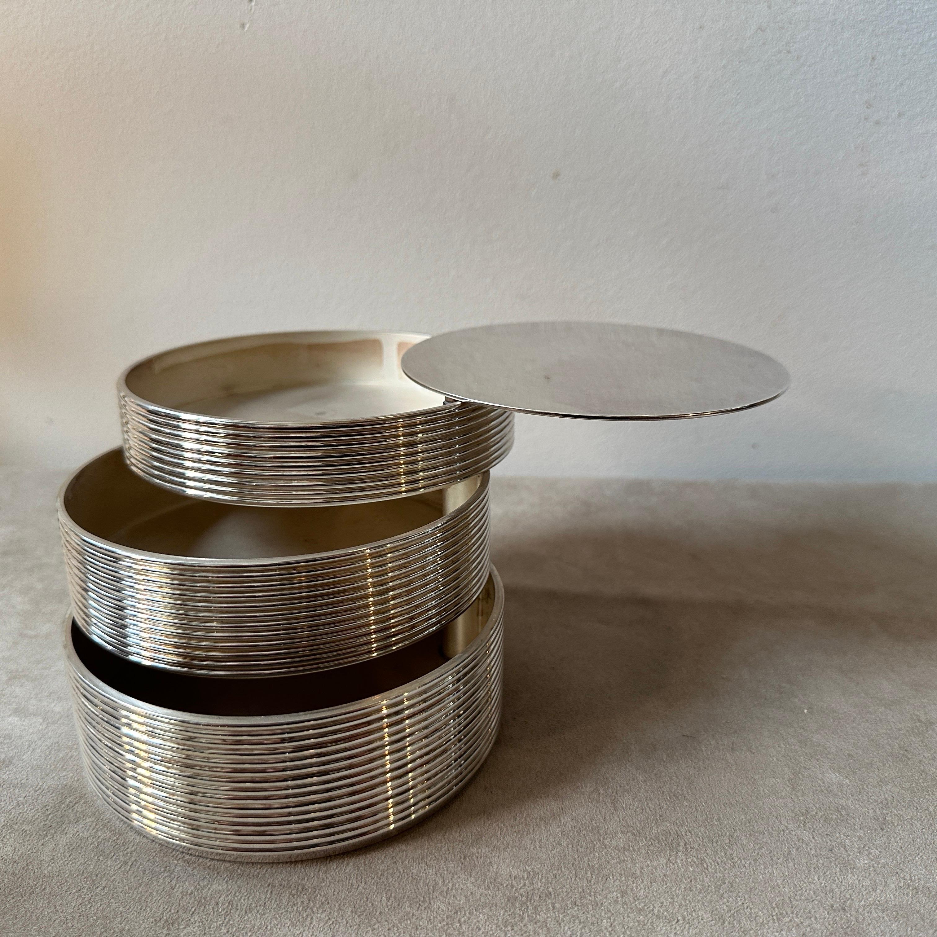 Boîte à bijoux française en métal argenté au design moderne des années 1990 par Christofle Excellent état - En vente à Aci Castello, IT