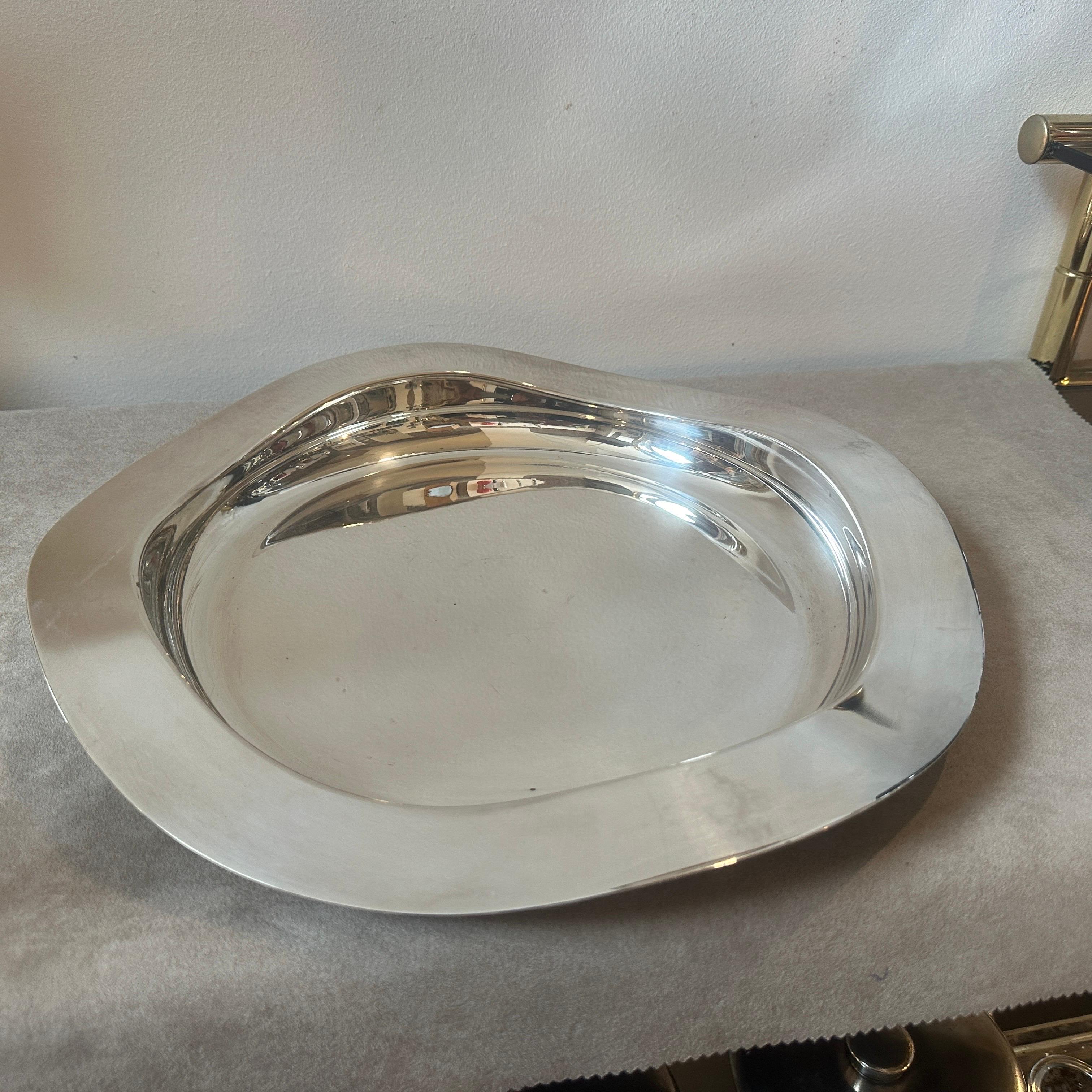 Centro de mesa italiano plateado de diseño moderno de los años 90 de Mesa siglo XX en venta