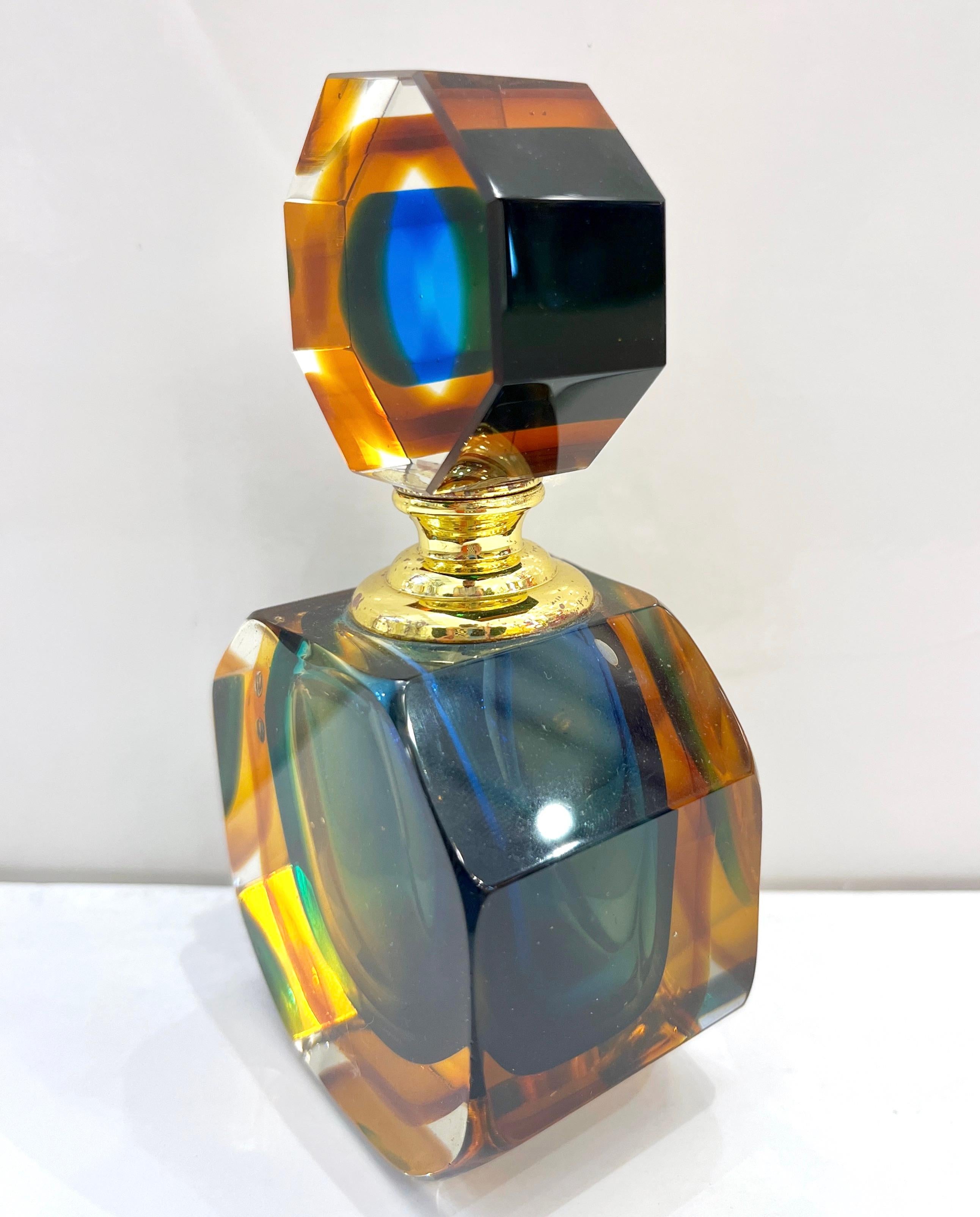 1990s Modern Italian Blue Green Amber Murano Glass Diamond Cut Perfume Bottle In Excellent Condition In New York, NY