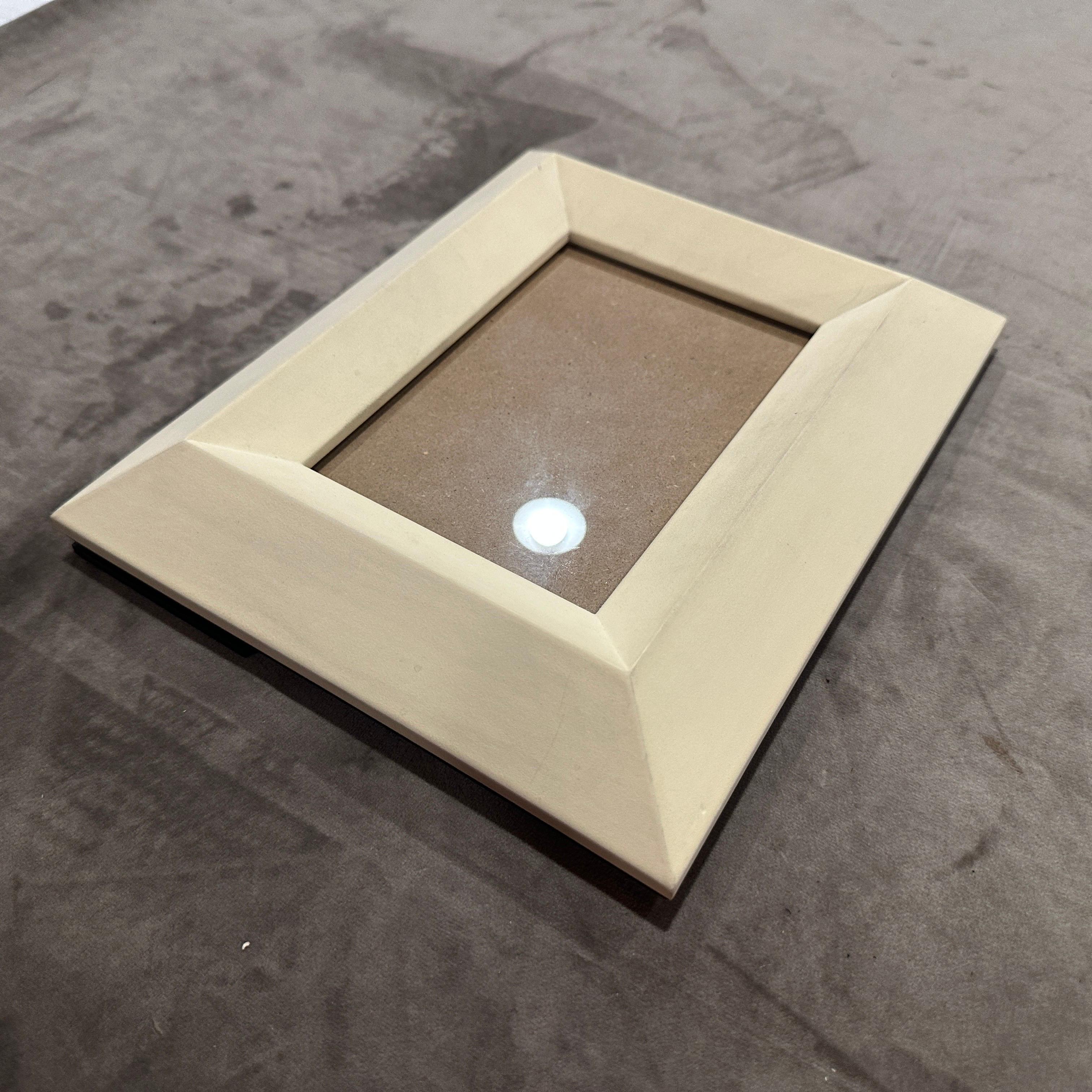 1990s Modern Ivory Lacquered Wood Italian Picture Frame by Bussolari For Sale 2