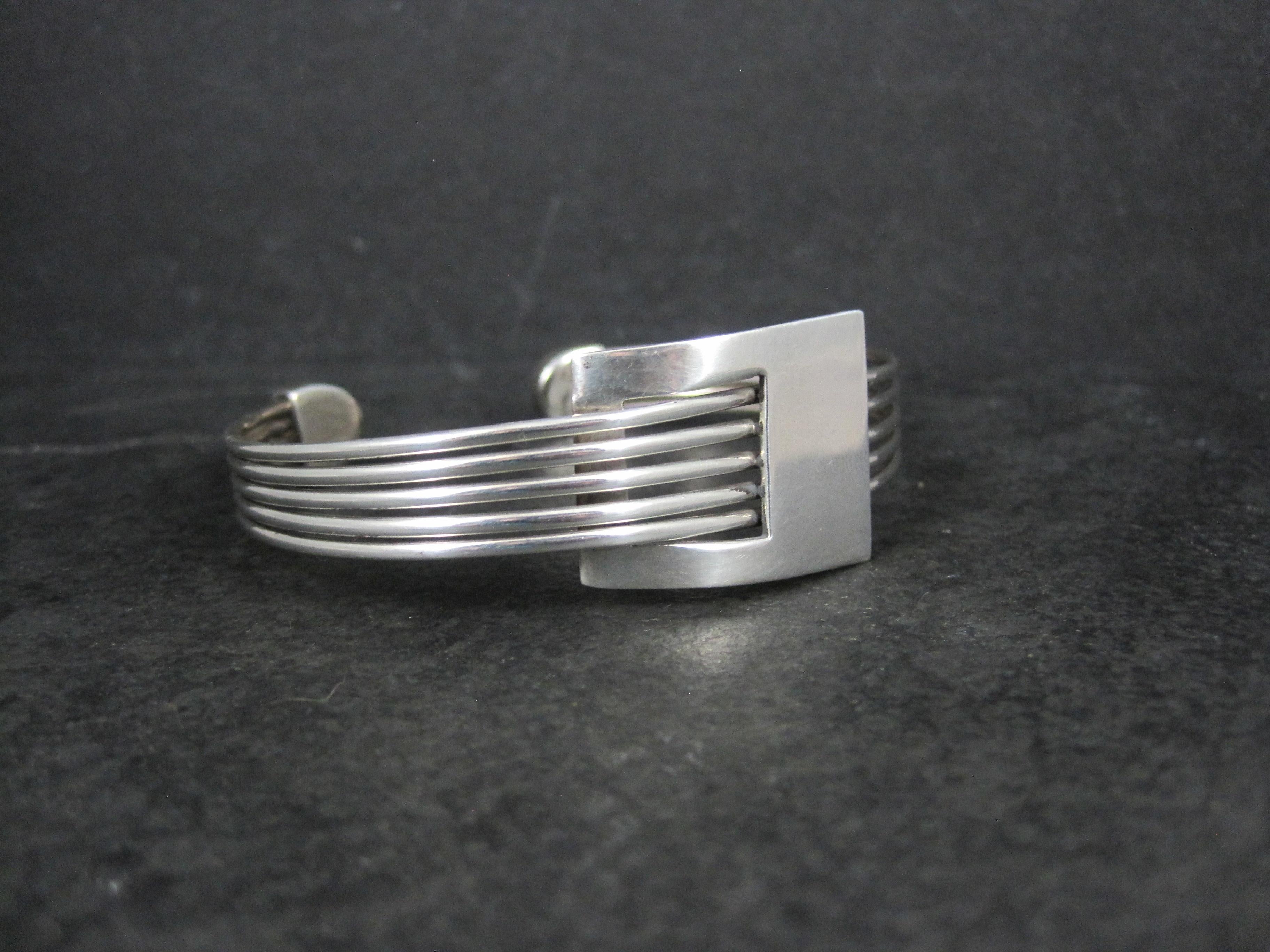 1990s Modern Sterling Silver Cuff Bracelet 7 Inches In Excellent Condition For Sale In Webster, SD