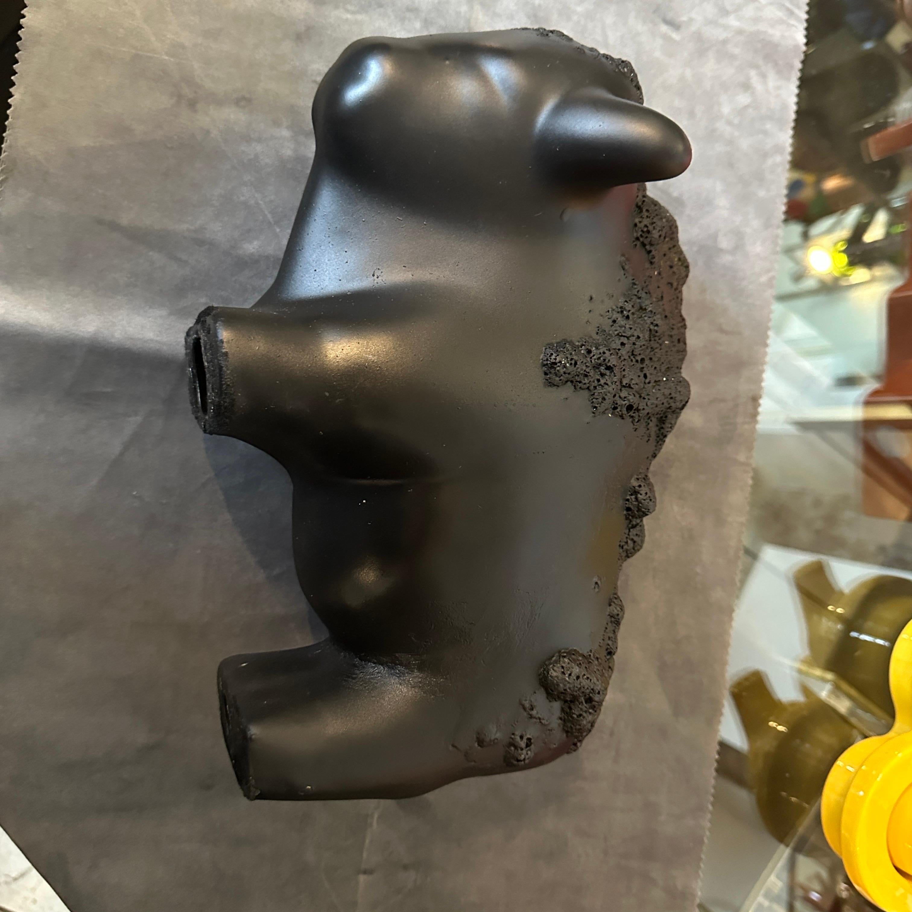 Modernista degli anni '90 in ceramica nera grassa con bisonte tedesco in vendita 1