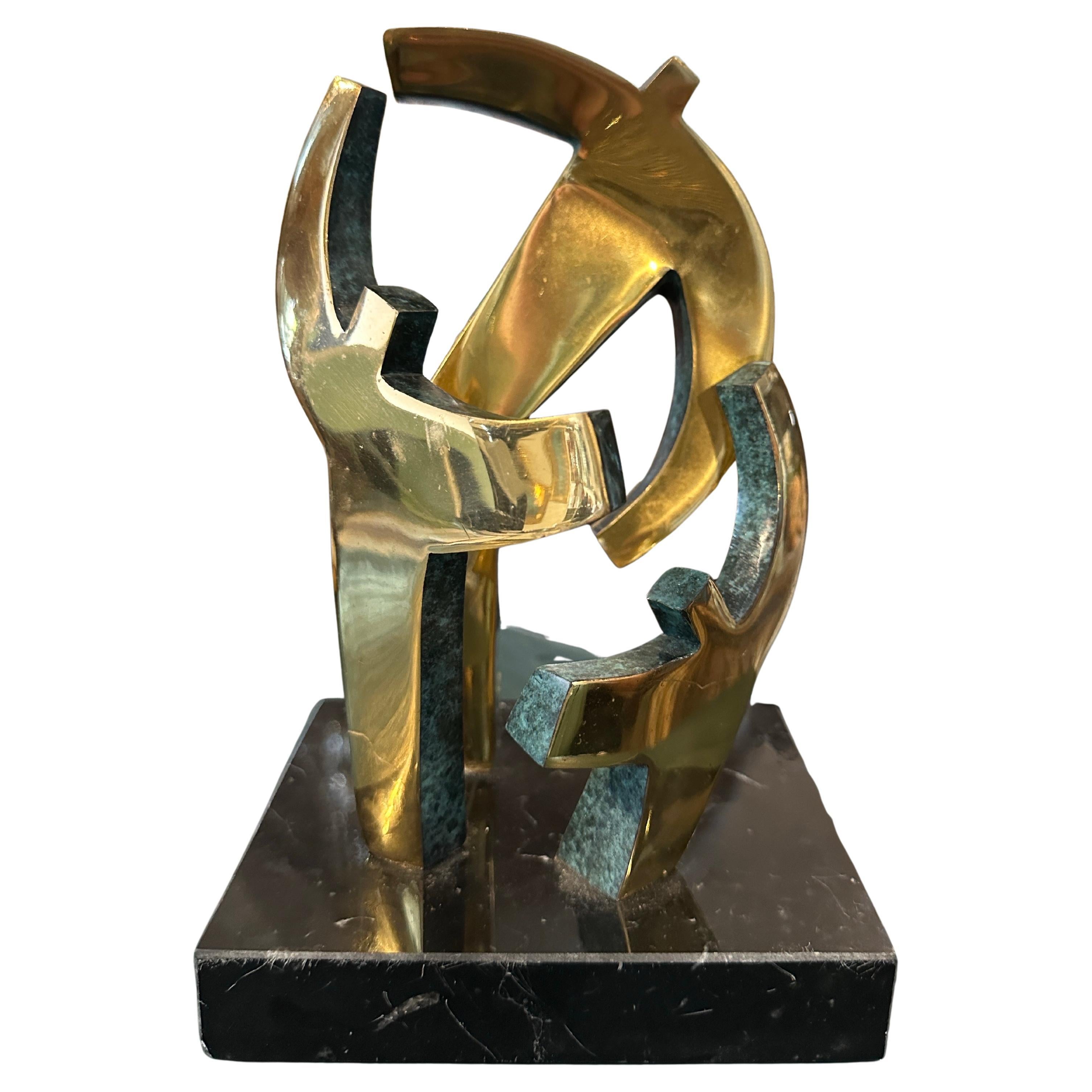 Escultura modernista de bronce dorado y mármol de los años 90 de Gaudio en venta