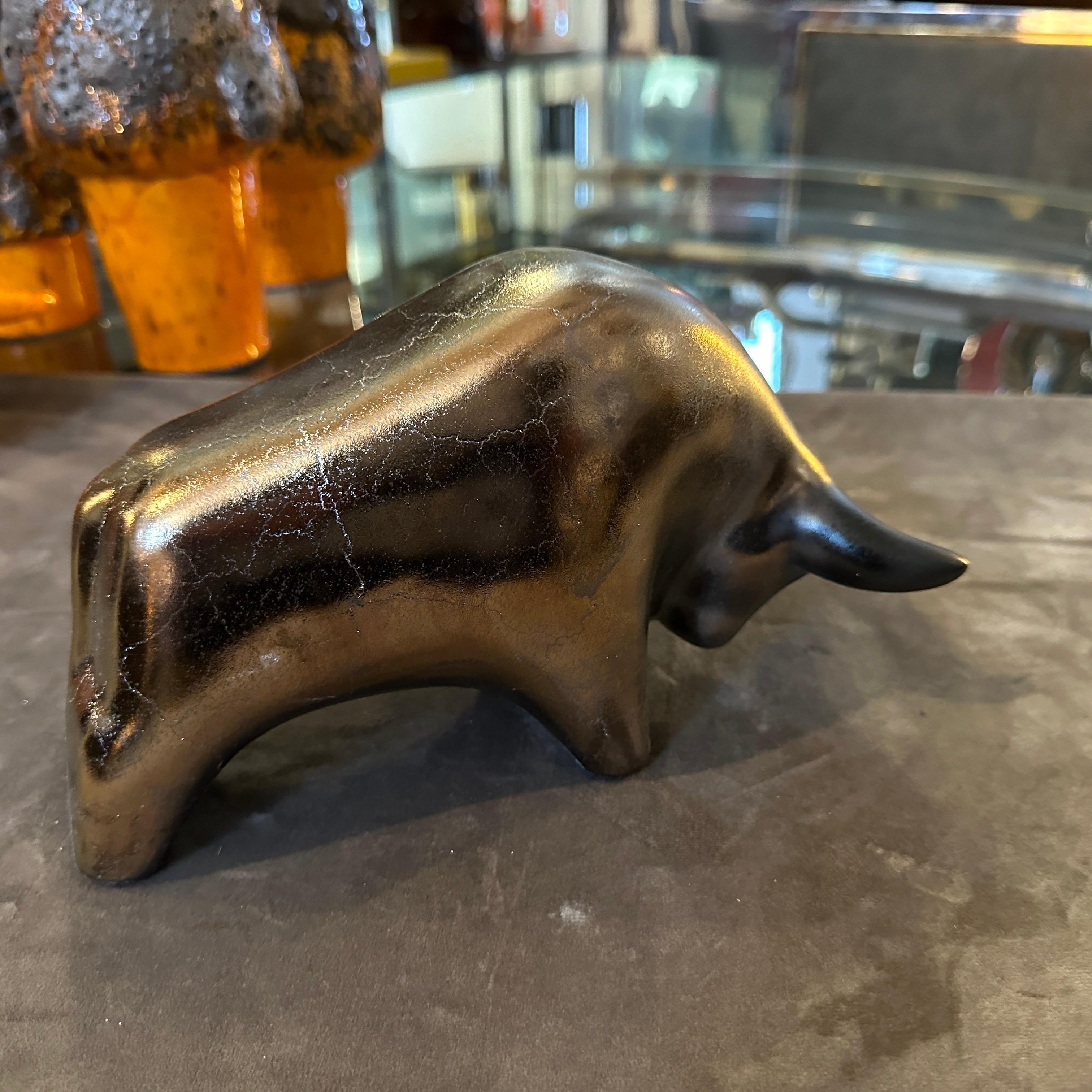 Taureau allemand moderniste des années 1990 en céramique de lave grise et noire Excellent état - En vente à Aci Castello, IT