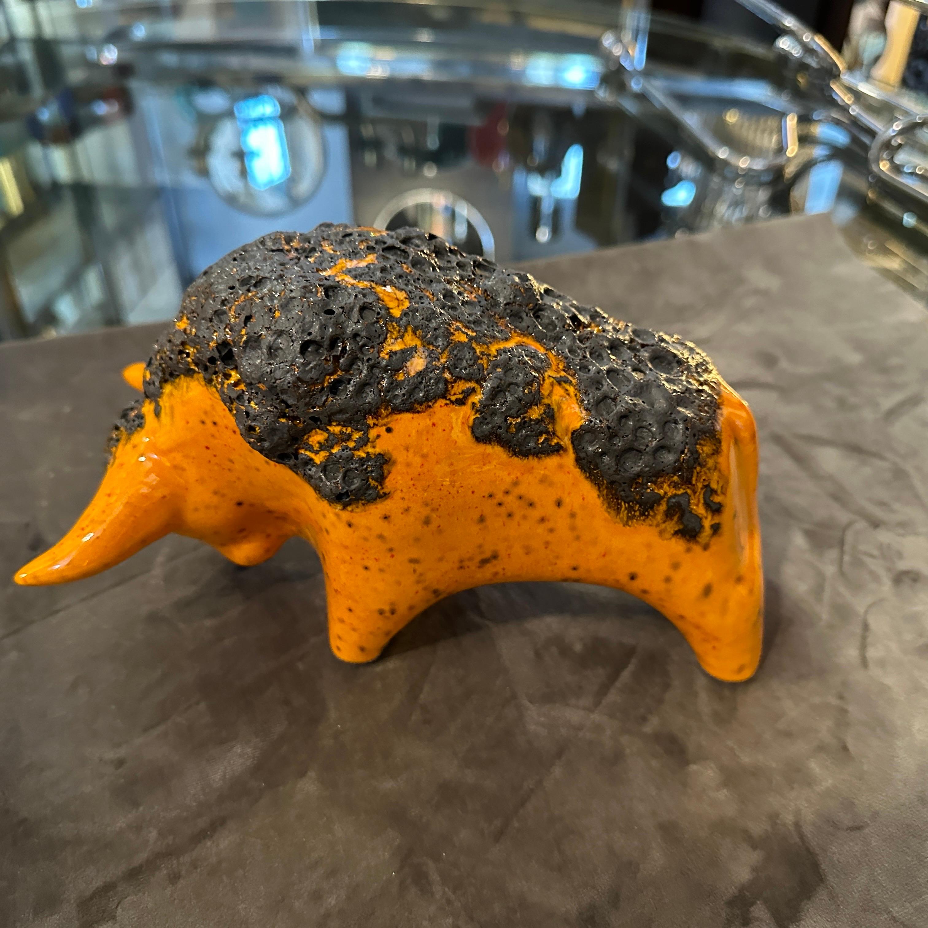 Modernistischer orangefarbener und schwarzer Fat Lava-Keramik-Schwanz von Otto Keramik, 1990er Jahre (Moderne) im Angebot