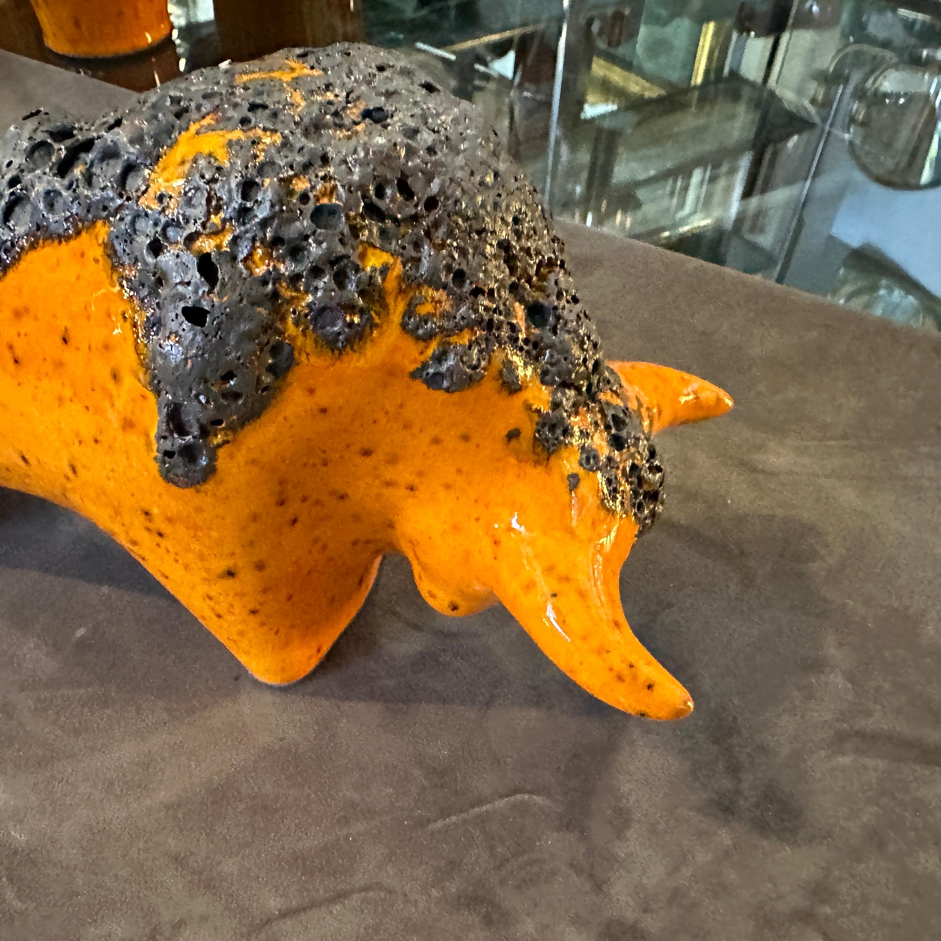Modernistischer orangefarbener und schwarzer Fat Lava-Keramik-Schwanz von Otto Keramik, 1990er Jahre im Zustand „Gut“ im Angebot in Aci Castello, IT
