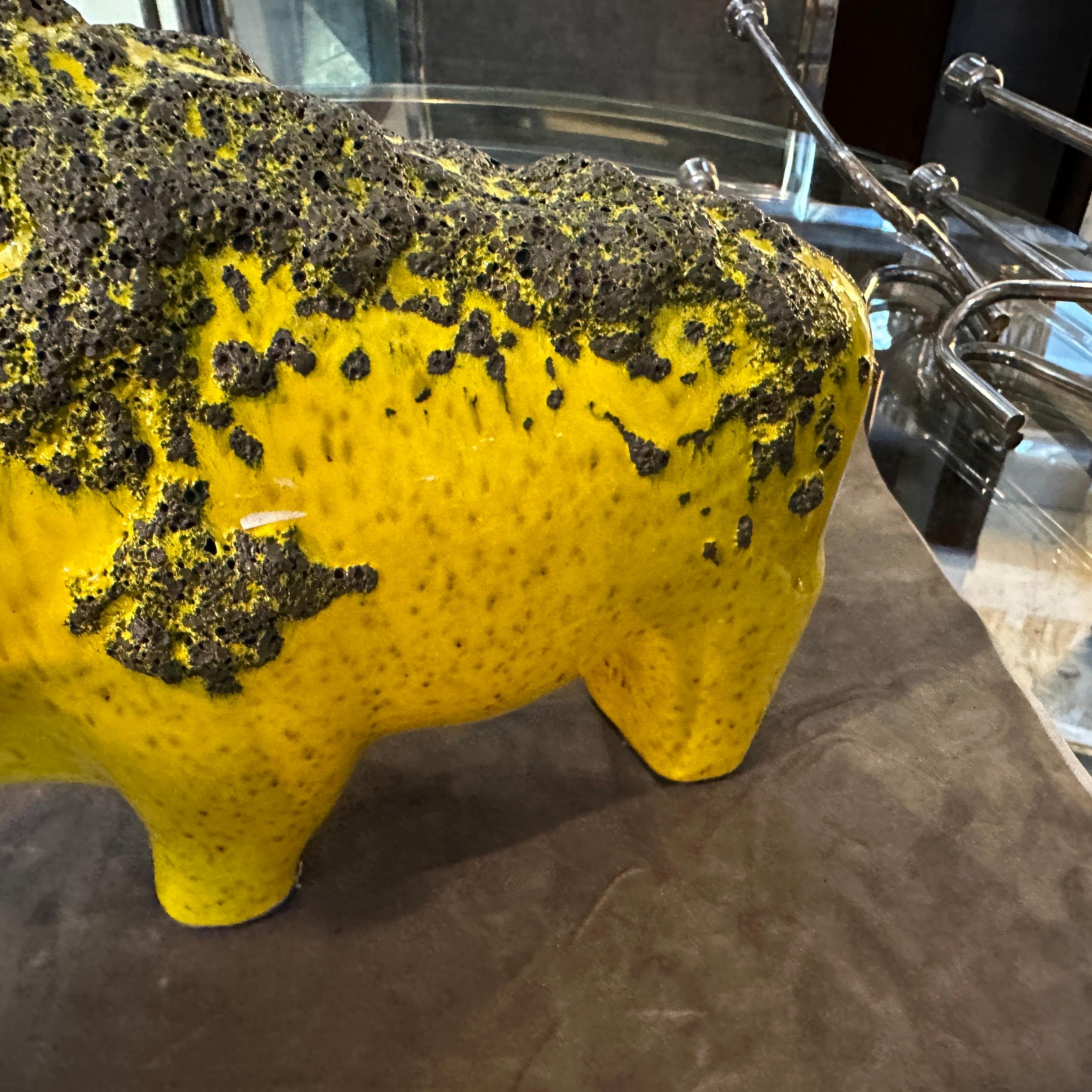 XX secolo Modernista degli anni '90 in ceramica lava grassa gialla e nera Bisonte tedesco in vendita