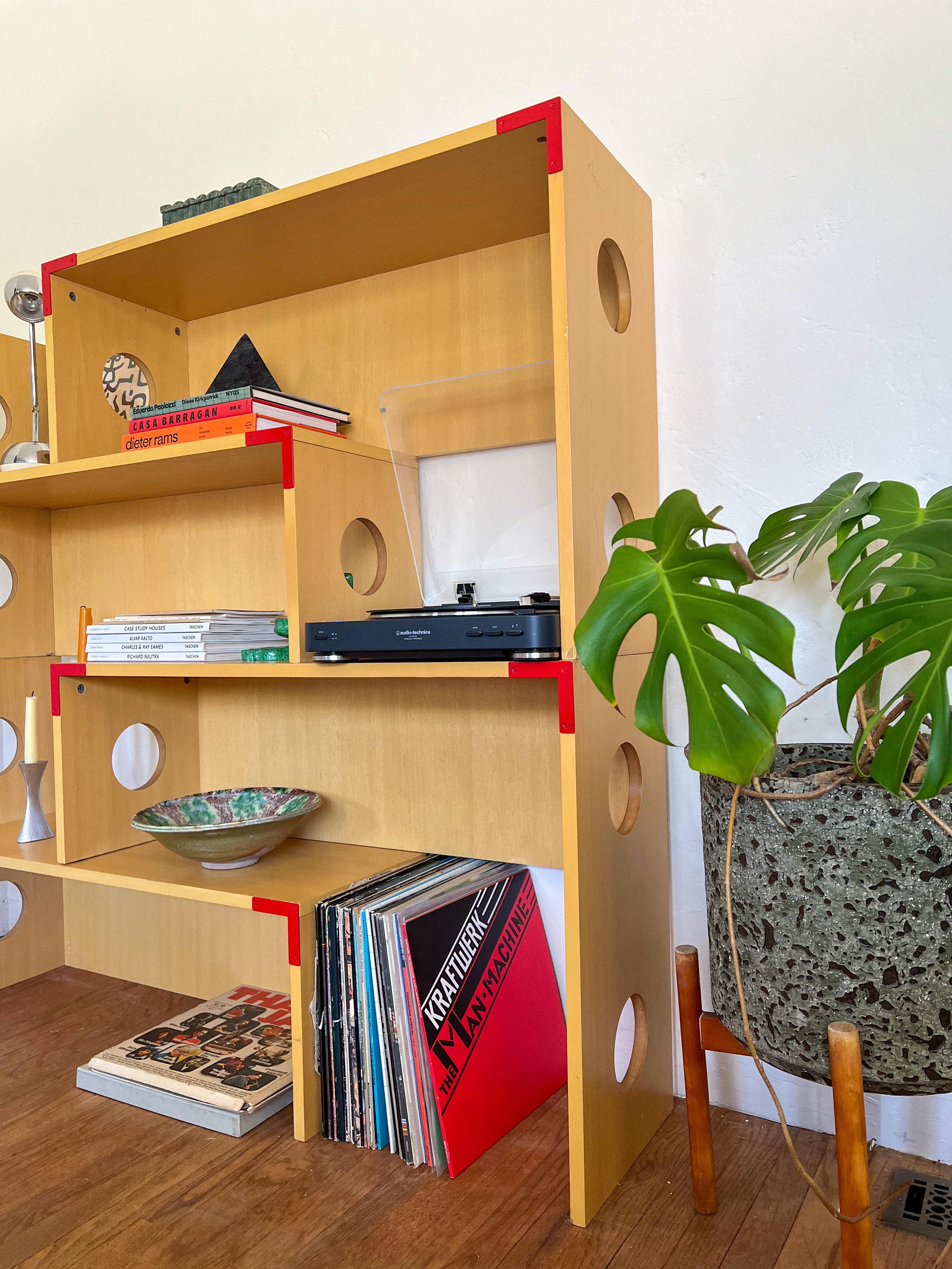 Estantería modular postmoderna de abedul de los años 90 al estilo de Philippe Starck en venta 1