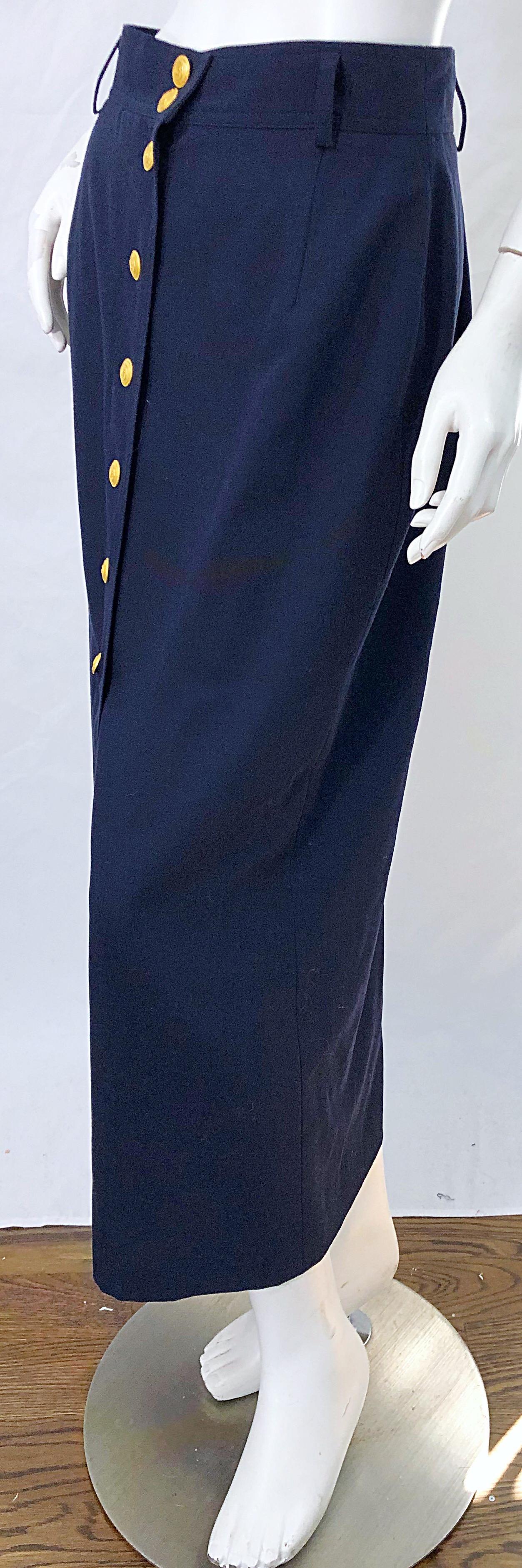 1990s Mondi Navy Blue Gold Buttons Size 38 Vintage 90s Wool Midi Skirt In Excellent Condition For Sale In San Diego, CA