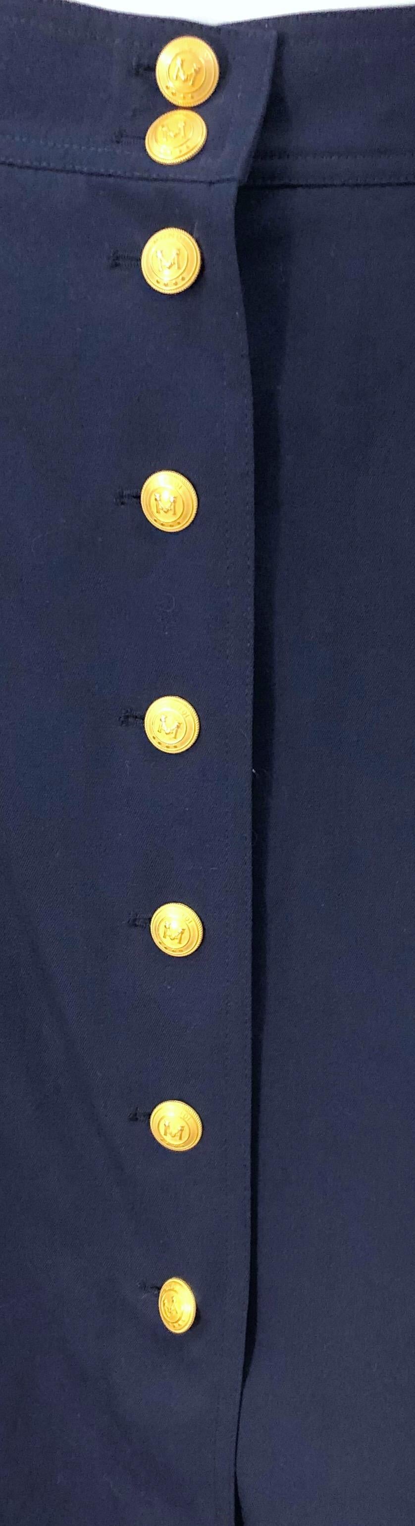 Mondi - Jupe midi en laine vintage bleu marine avec boutons dorés, taille 38, années 1990 en vente 3