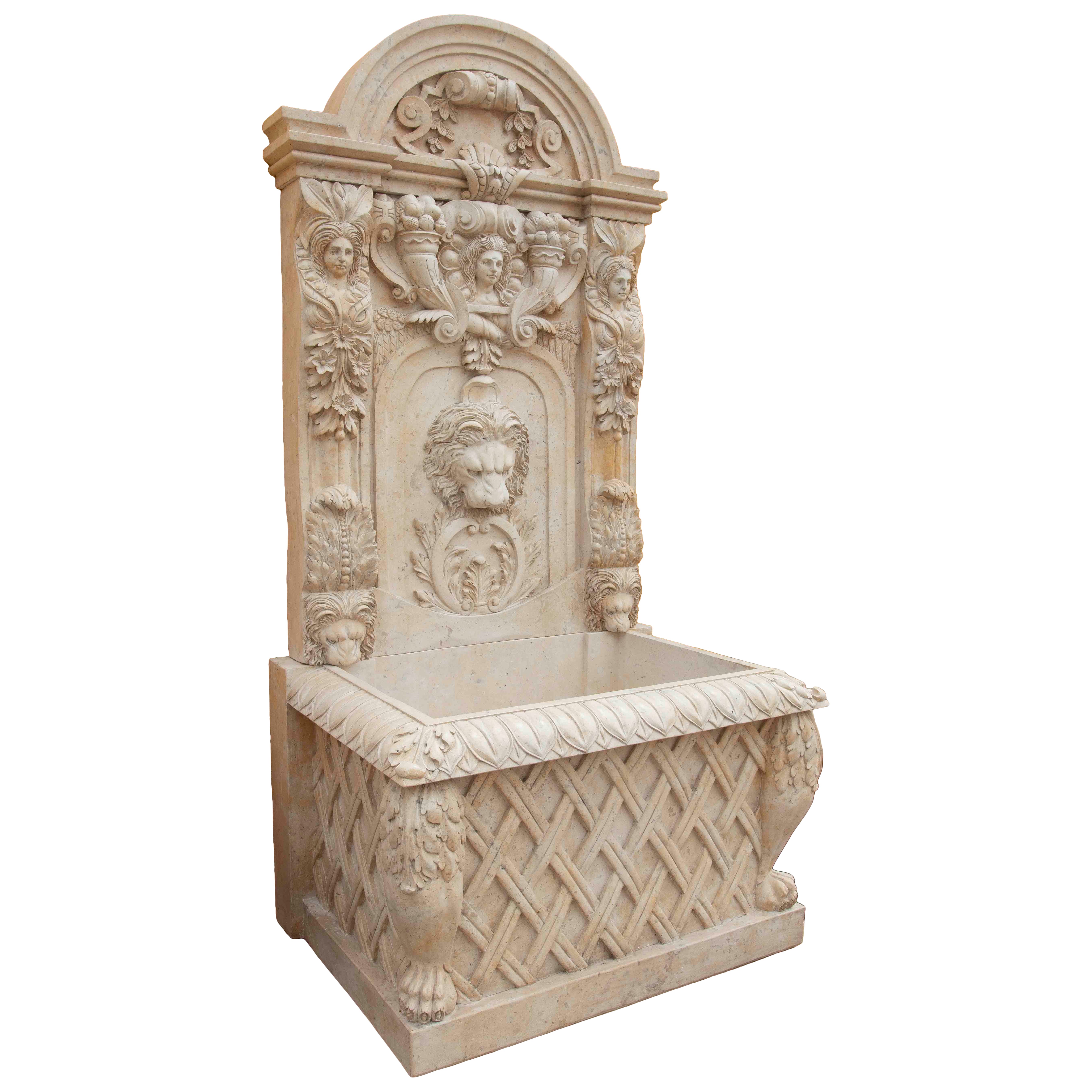 Fuente monumental de mármol tallado de los años 90 con cabeza de león y ornamento clásico en venta