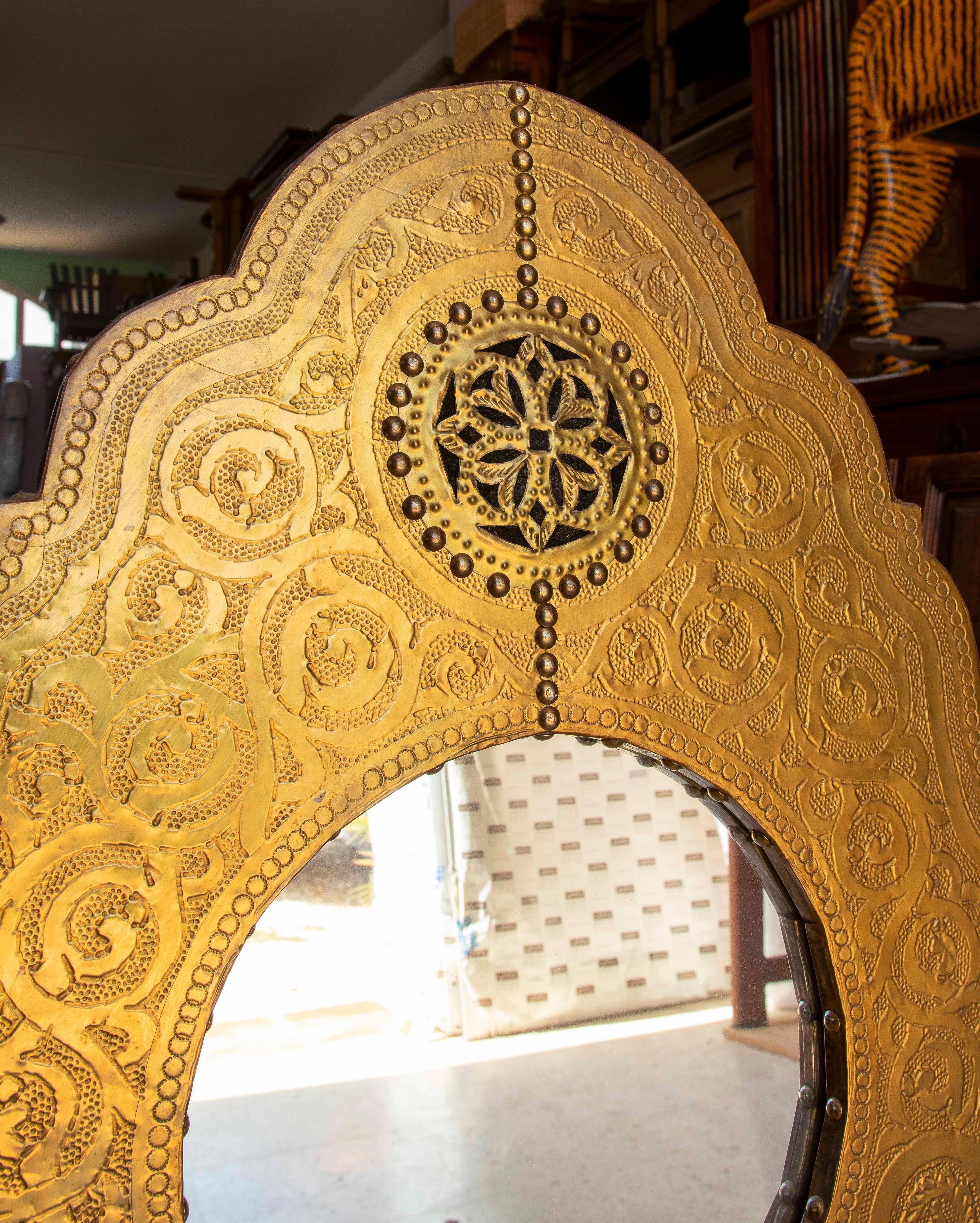 1990s Moorish Syle Gilded Metal Wall Mirror For Sale 4