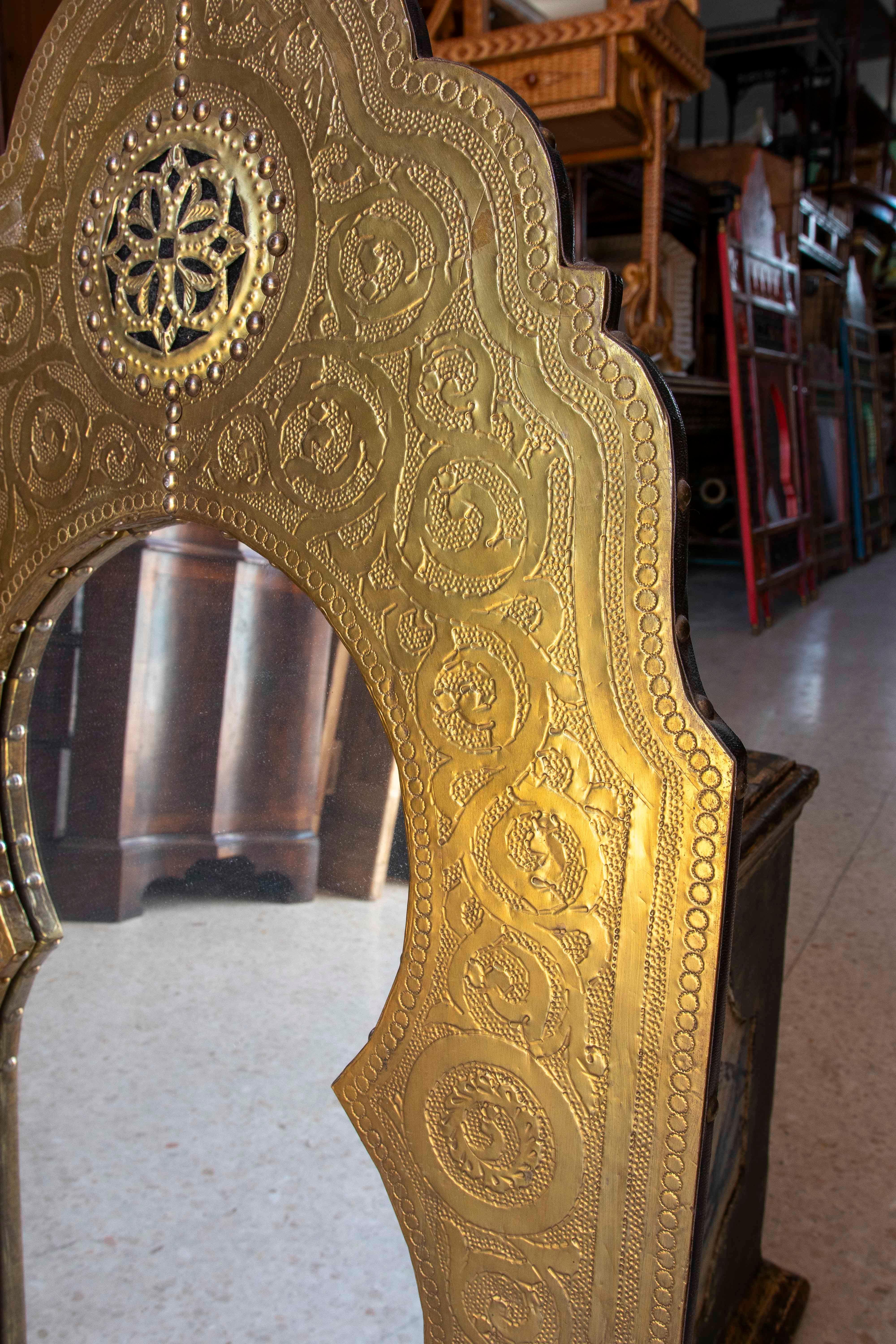 1990s Moorish Syle Gilded Metal Wall Mirror For Sale 5