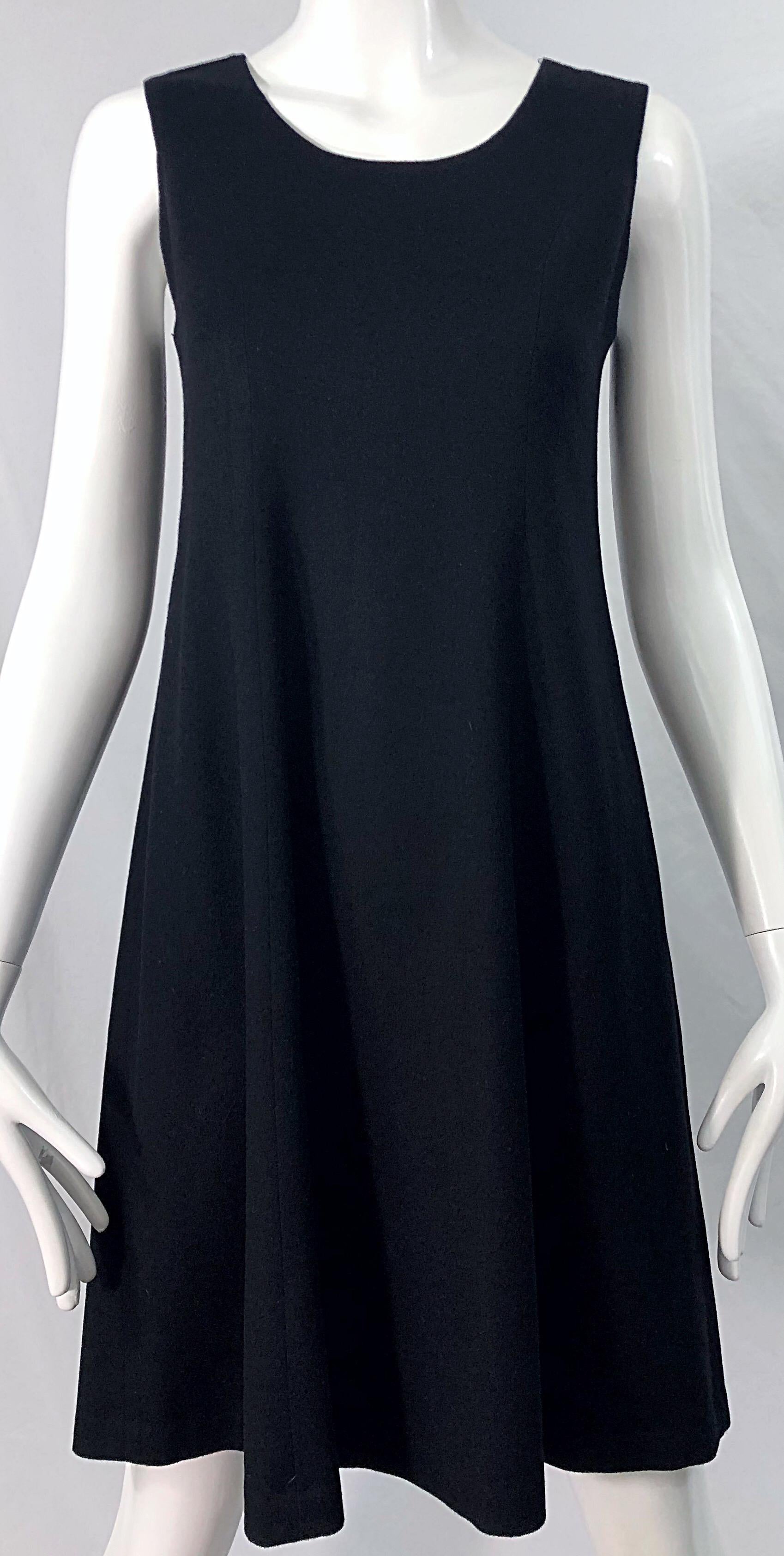 1990er Morgan Le Fay by Liliana Casbal Minimalistisches Vintage-Kleid aus schwarzer Wolle aus den 90ern im Angebot 5