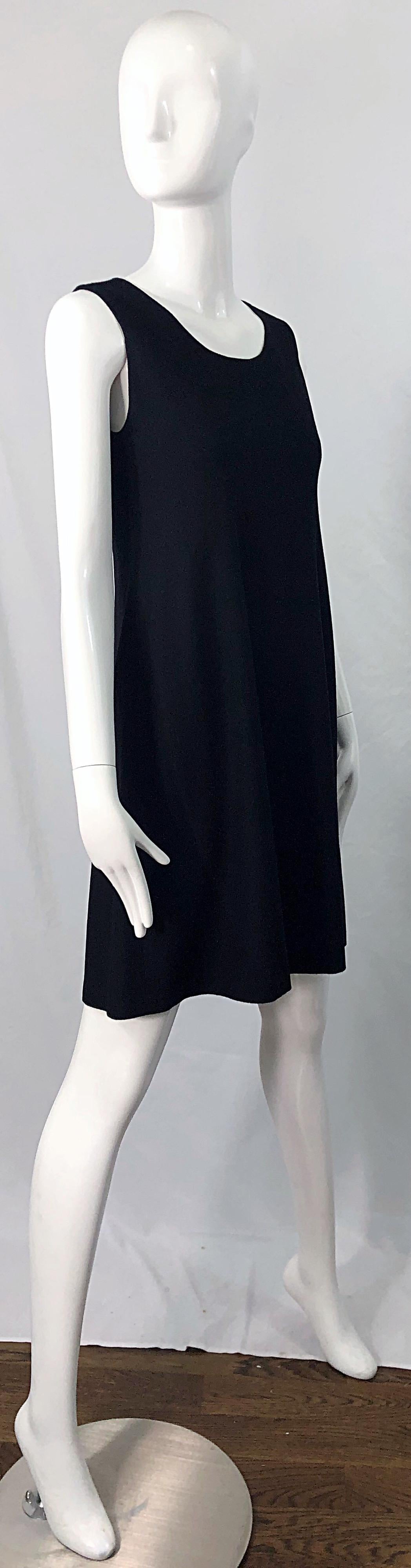 1990er Morgan Le Fay by Liliana Casbal Minimalistisches Vintage-Kleid aus schwarzer Wolle aus den 90ern im Angebot 7