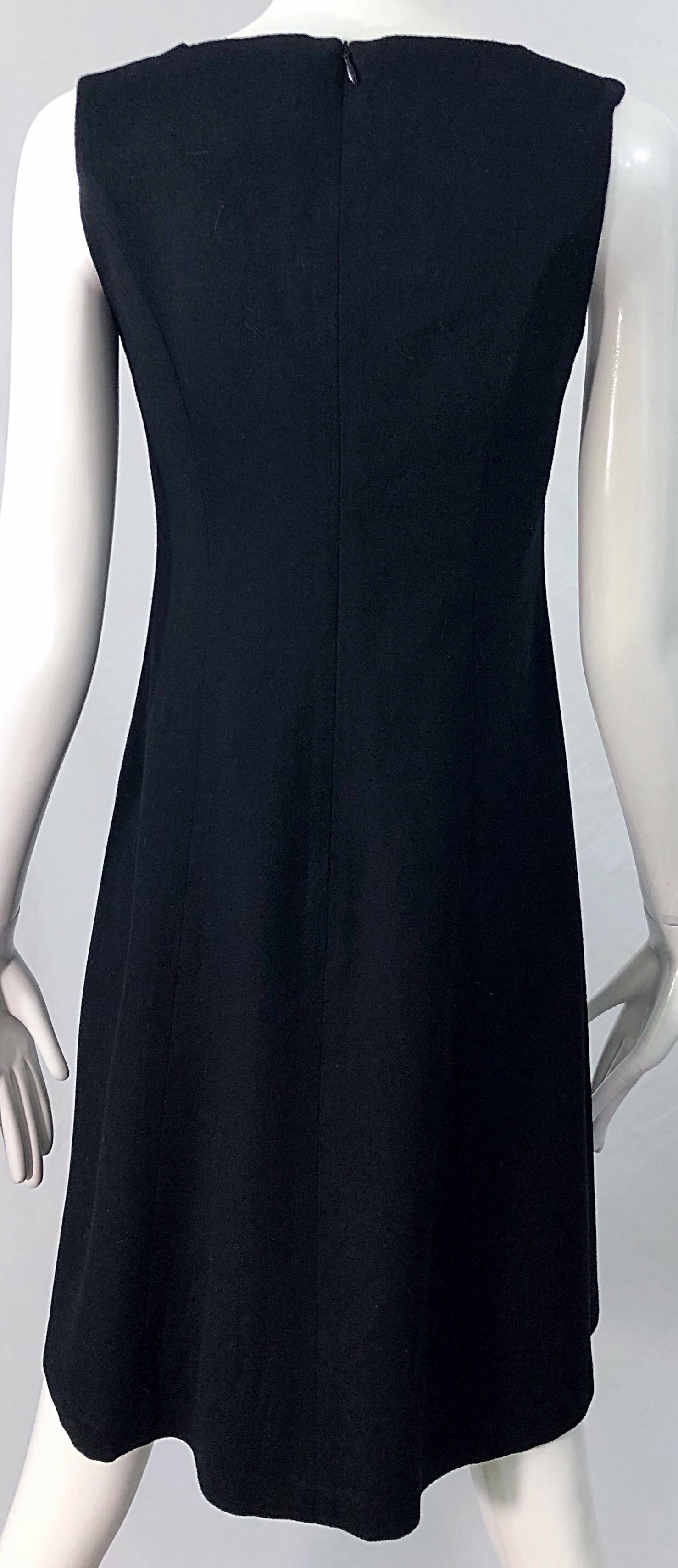 1990er Morgan Le Fay by Liliana Casbal Minimalistisches Vintage-Kleid aus schwarzer Wolle aus den 90ern im Angebot 8