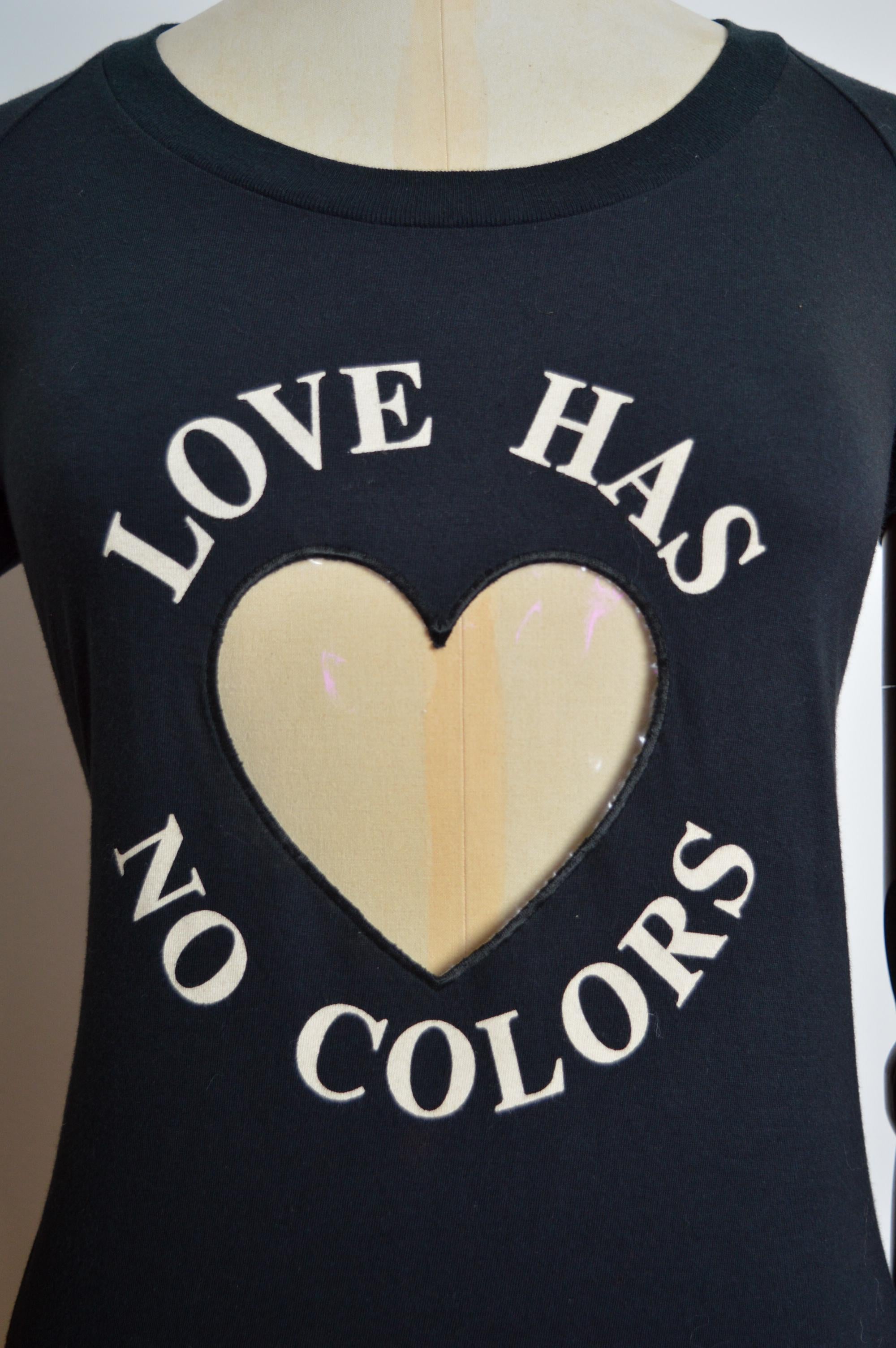 1990s Moschino Anti-Rascism ‘love has no colours’ fitted Black Slogan T-shirt In Good Condition For Sale In Sheffield, GB