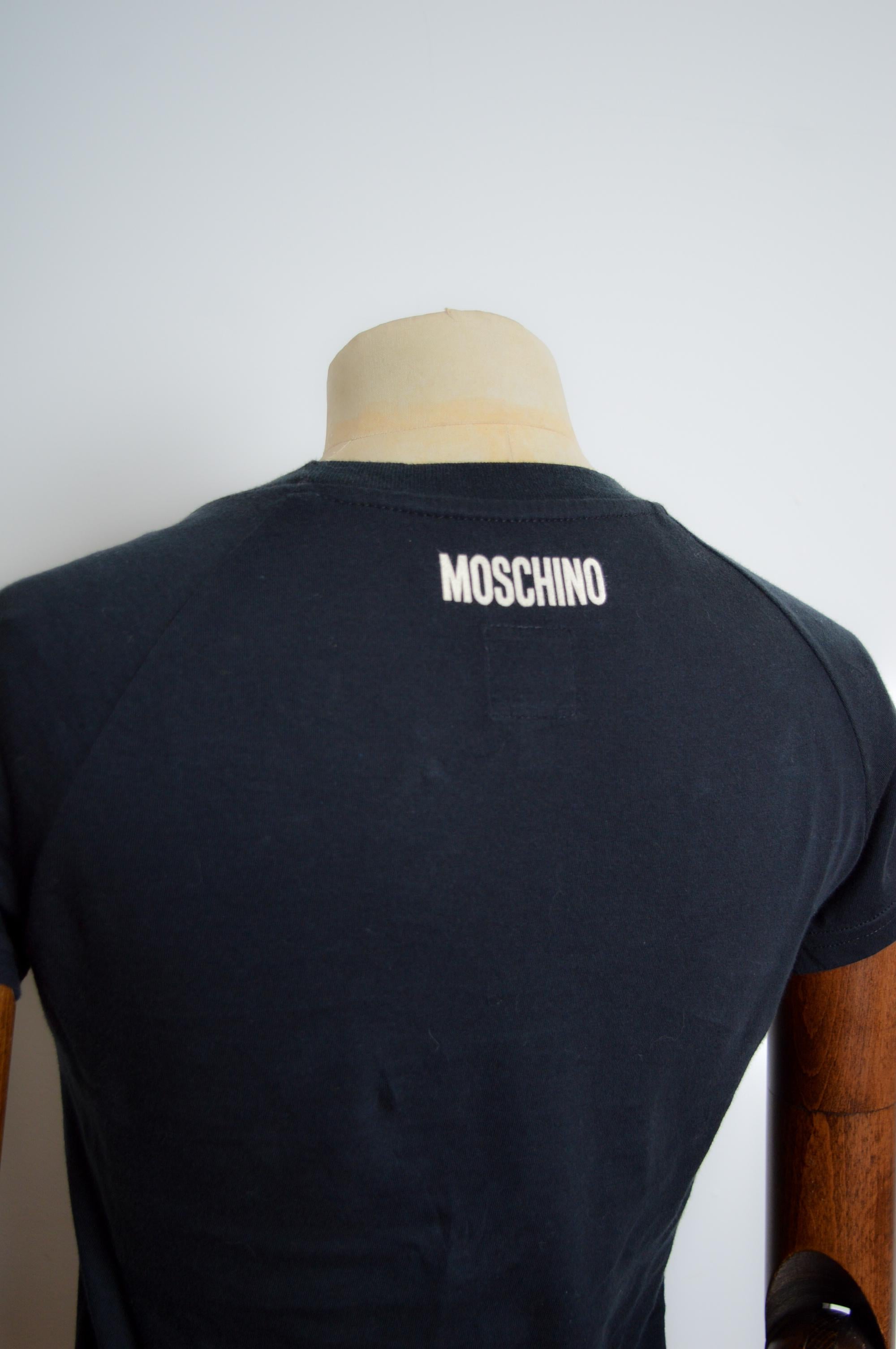 Women's 1990s Moschino Anti-Rascism ‘love has no colours’ fitted Black Slogan T-shirt For Sale