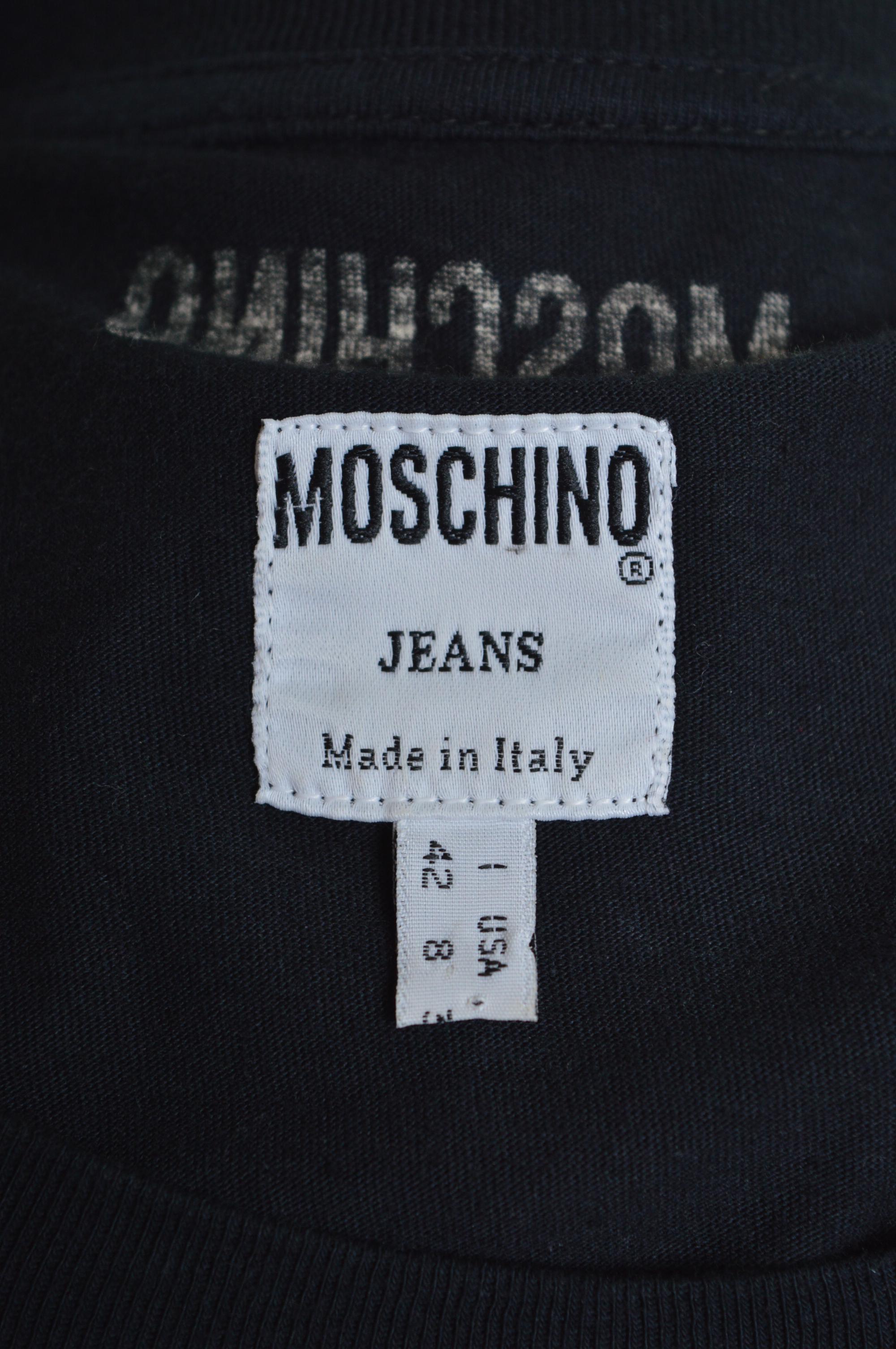 1990s Moschino Anti-Rascism ‘love has no colours’ fitted Black Slogan T-shirt For Sale 5