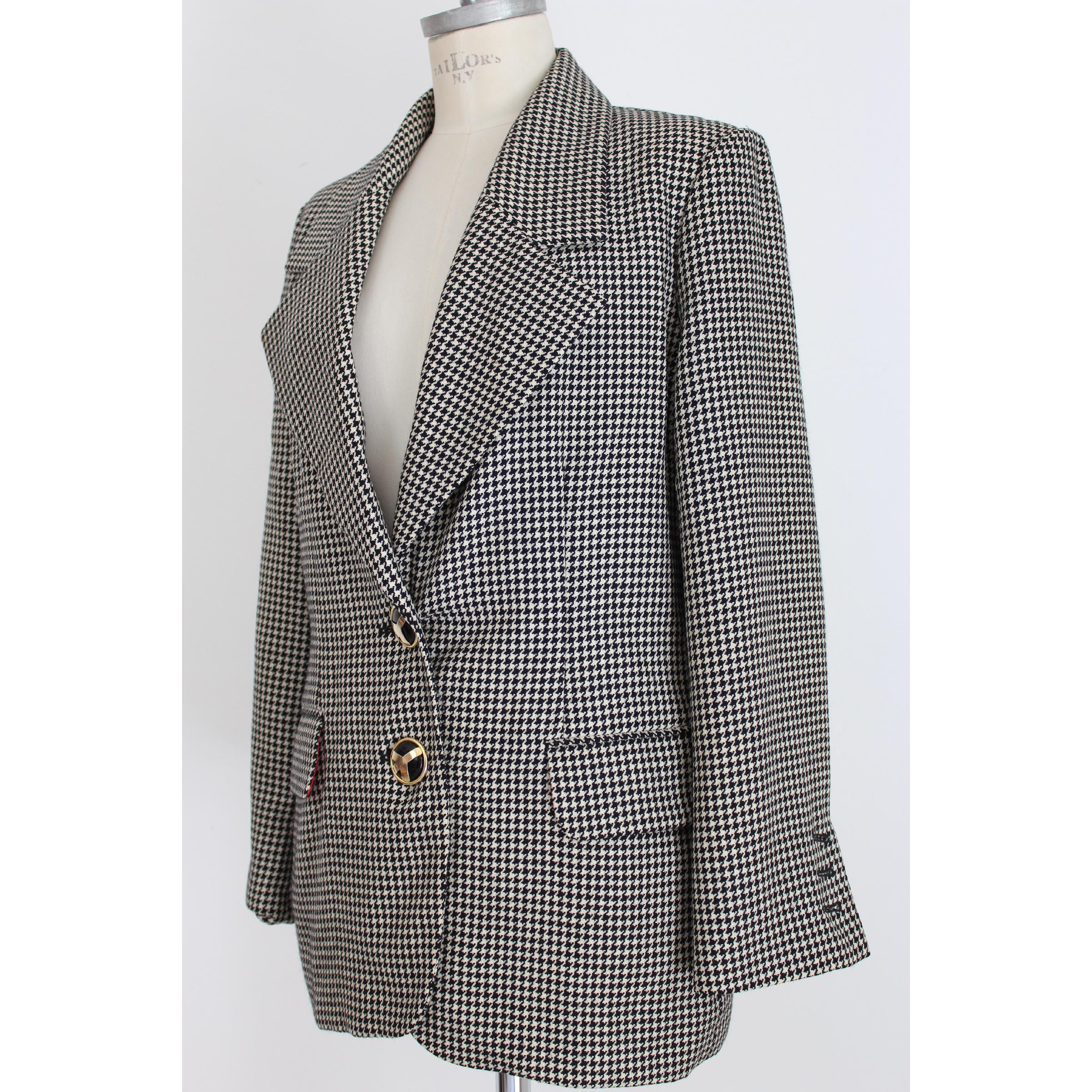 1990s Moschino Black and White Pied de Poule Houndstooth Wool Jacket In Good Condition In Brindisi, Bt