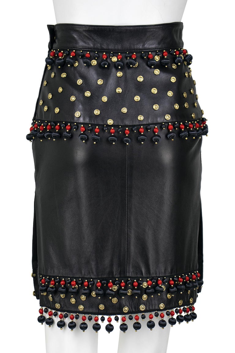 Jupe MOSCHINO En Cuir Noir - Rivets Dorés - Taille 44 IT / 40 EU - Occasion Très Bon état