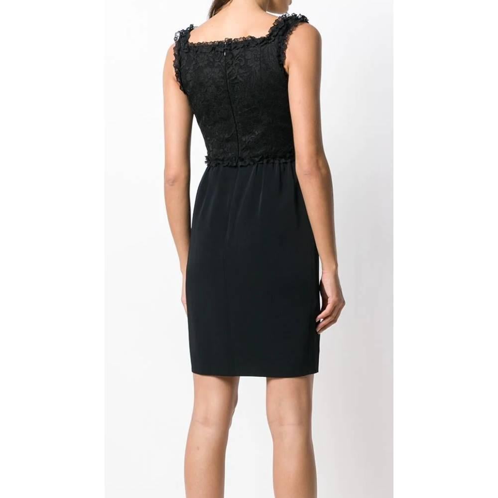 1990s Moschino Black Short Lace Dress In Excellent Condition For Sale In Lugo (RA), IT