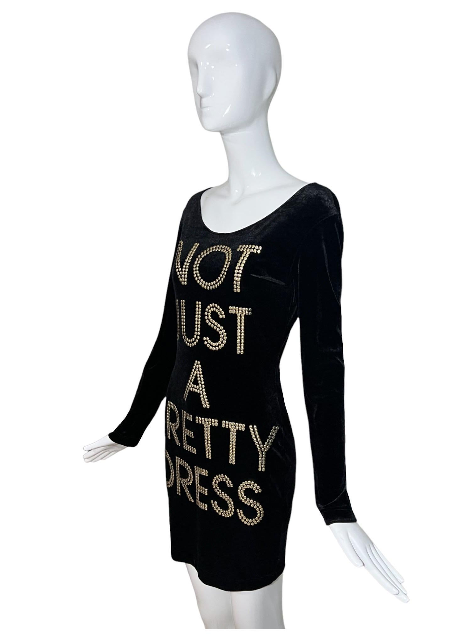 Robe cloutée Moschino Cheap & Chic « Not Just A Pretty Dress » des années 1990 en vente 1