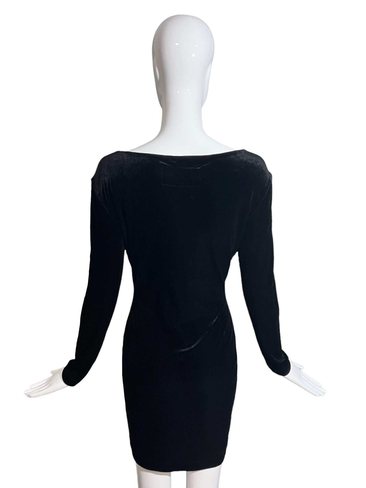 Robe cloutée Moschino Cheap & Chic « Not Just A Pretty Dress » des années 1990 en vente 2
