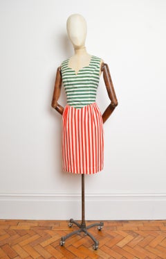 1990's Moschino Cheap and Chic Vestido de rayas rojas, blancas y verdes de algodón para el té y el sol